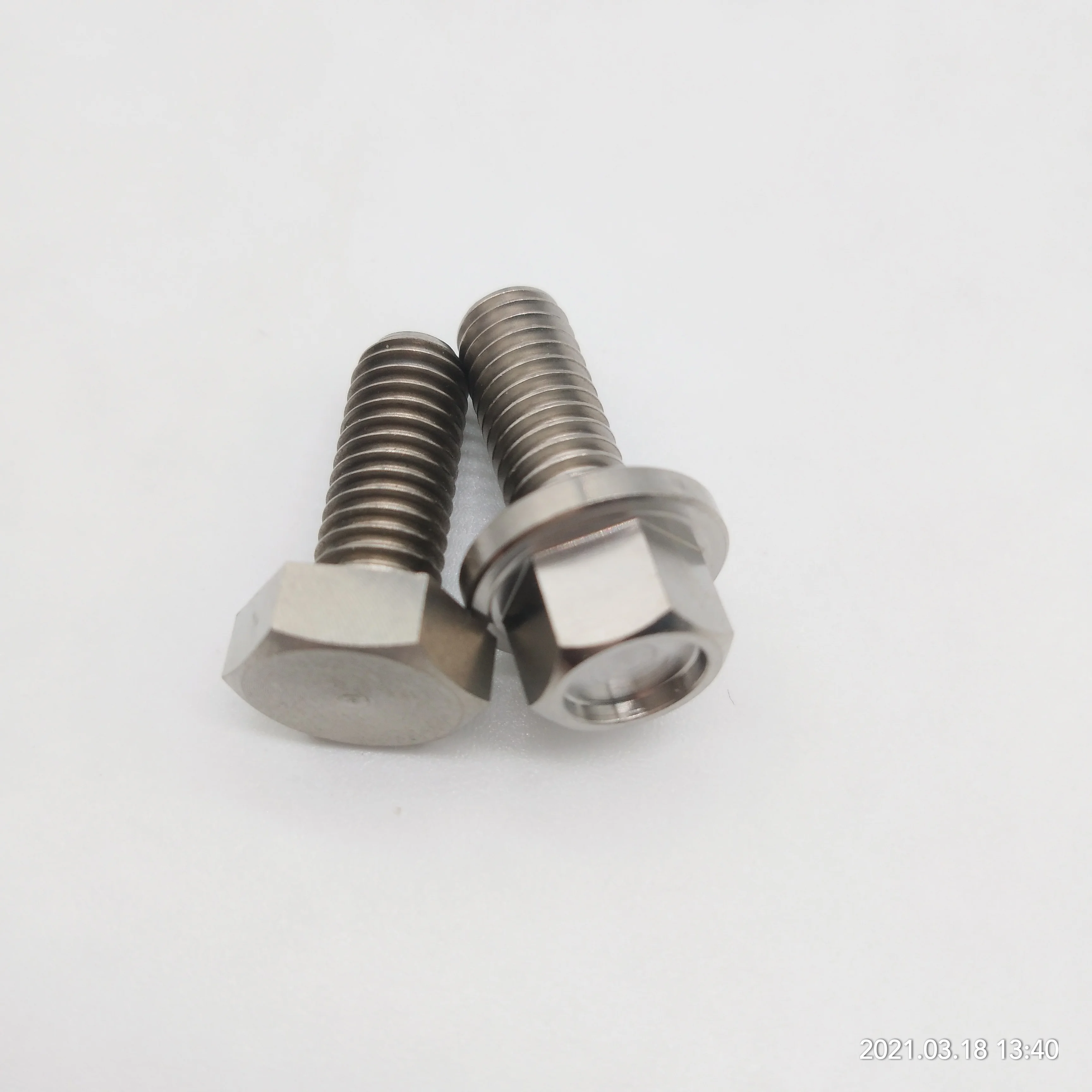 Chinese Factory Price Fastener Hardware Grade 8.8 Stainless Steel Carbon Steel DIN931 DIN933 Hex Head Nut and Bolt