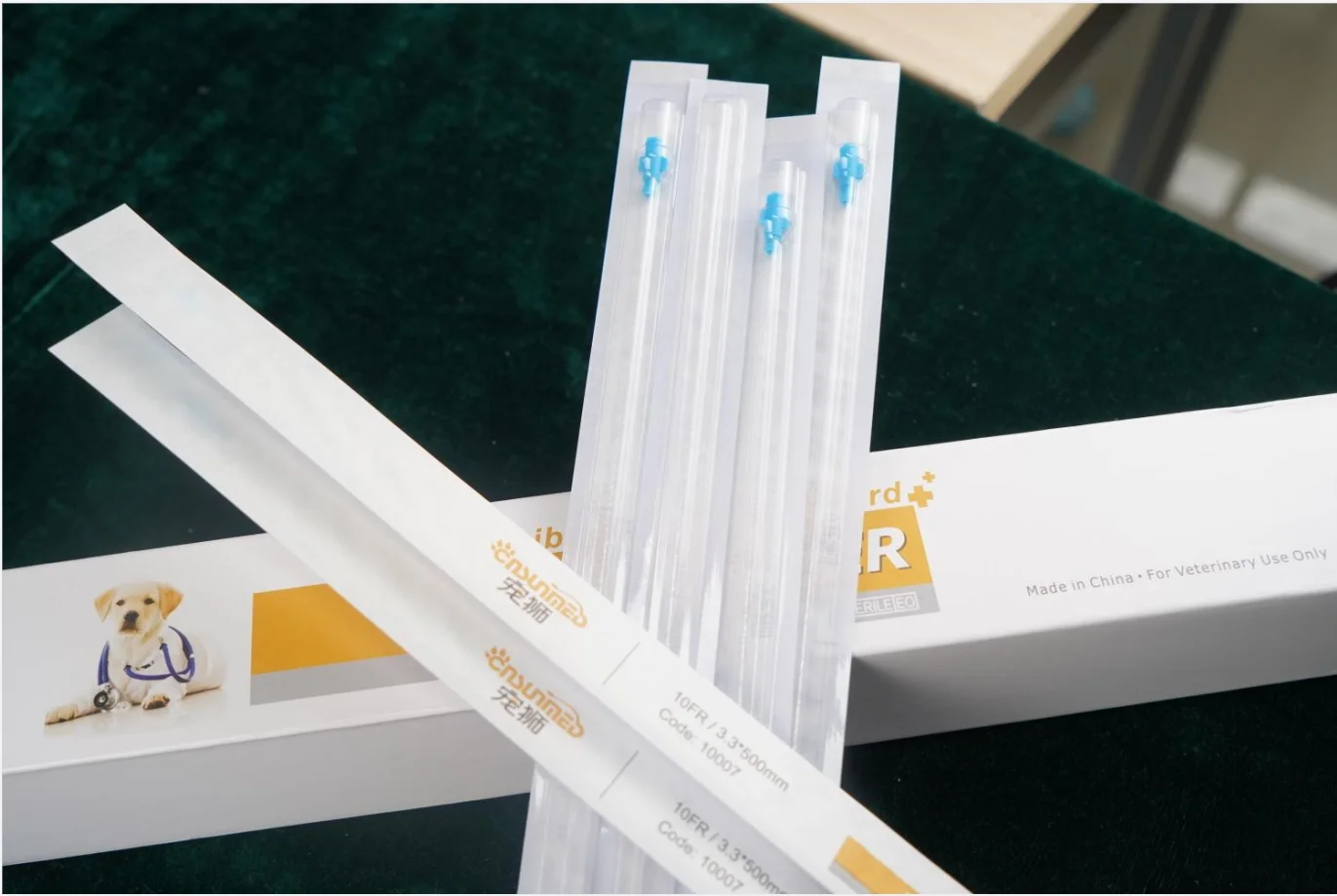 Dog Catheter 8FR*20Inches 2.6*500mm Closed Side Holes Sterile