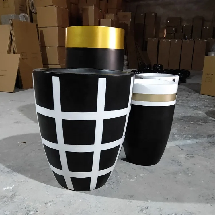 Factory Morden Wholesale Unique Fiberglass Vase Hand Paint Design Flower Pot For Home Decoration