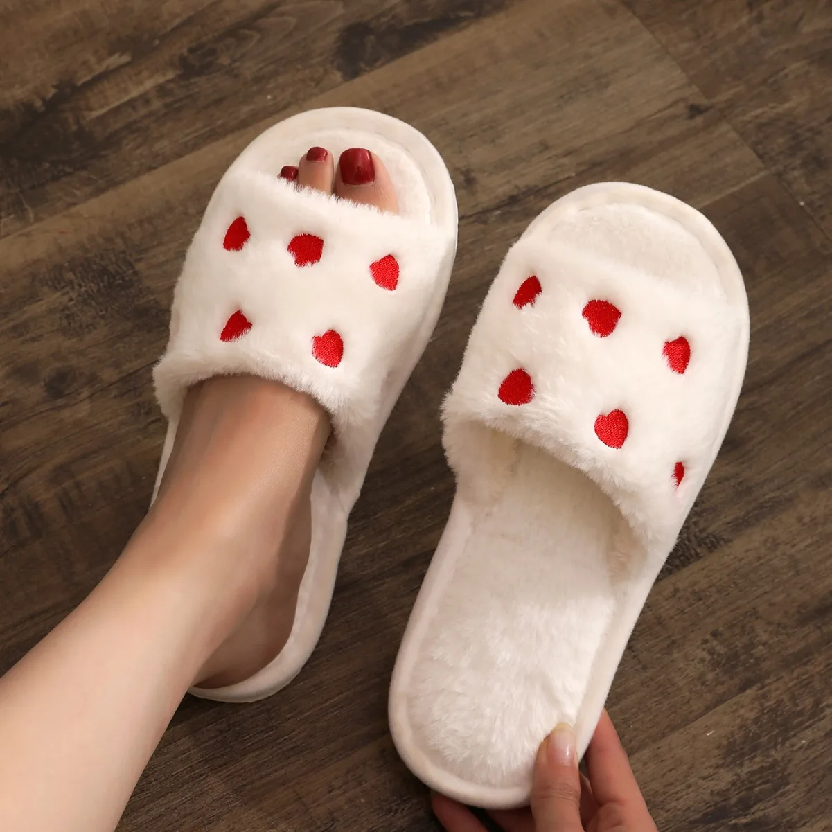 Four Season Slippers Caring Home Shoes Warm Plush Slippers Wholesale One Line Slippers