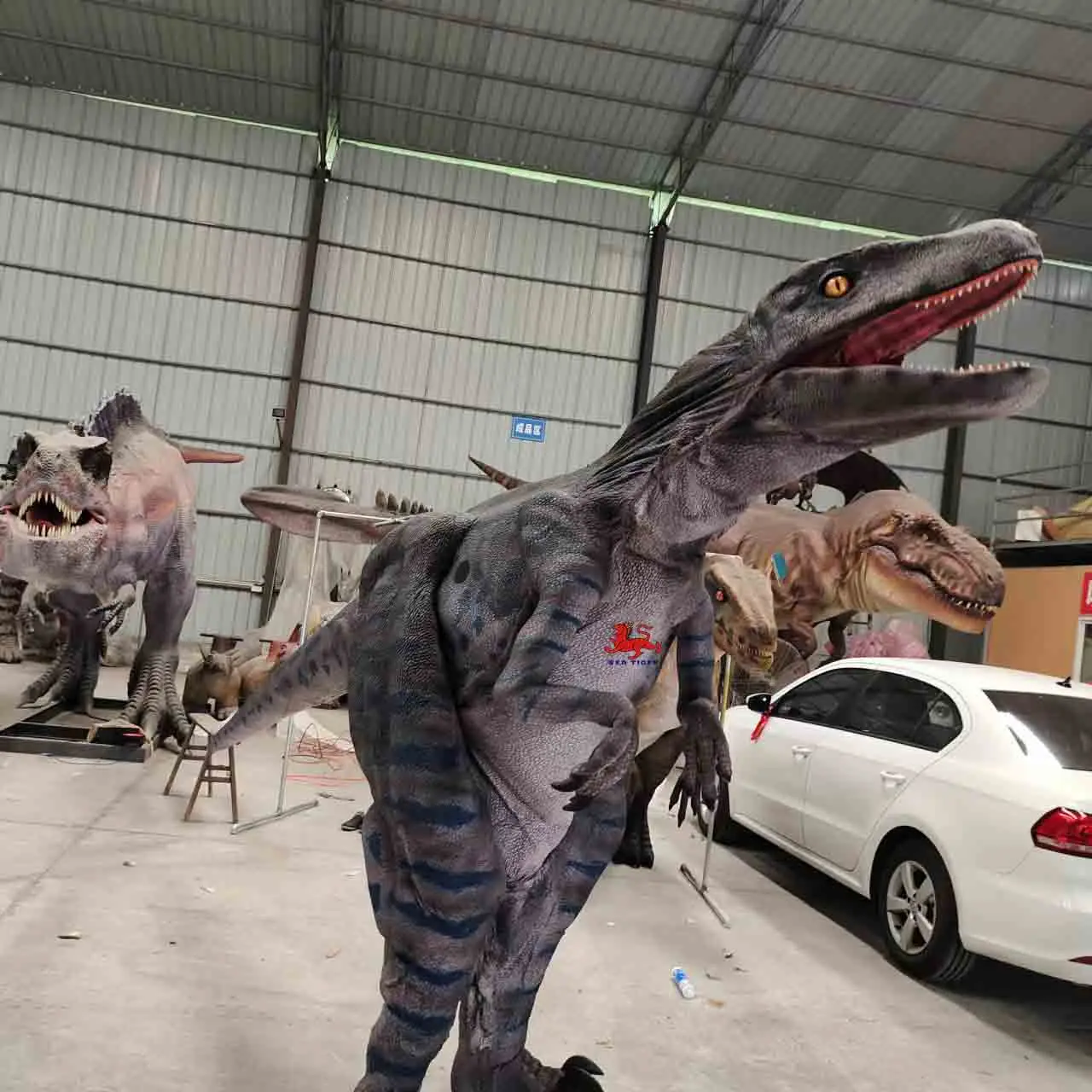 Realistic Hidden legs Dinosaur Costume for adults theme park party hire animatronic dragon costume