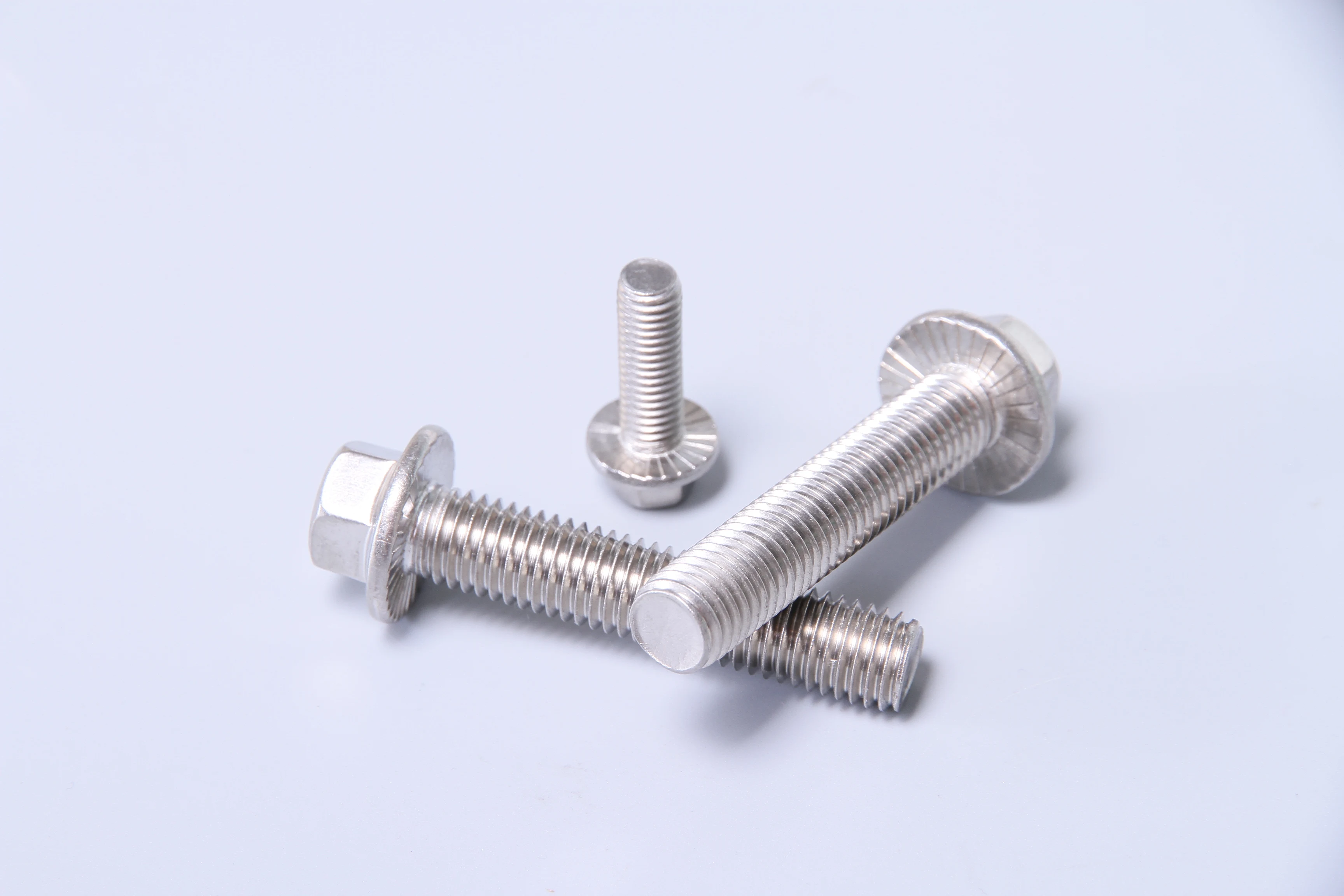 DIN6921 M8/M10/M12 Stainless Steel Full Thread Serrated Flanged Washer Hexagon Head Bolts with ANSI Standard Plain Finish