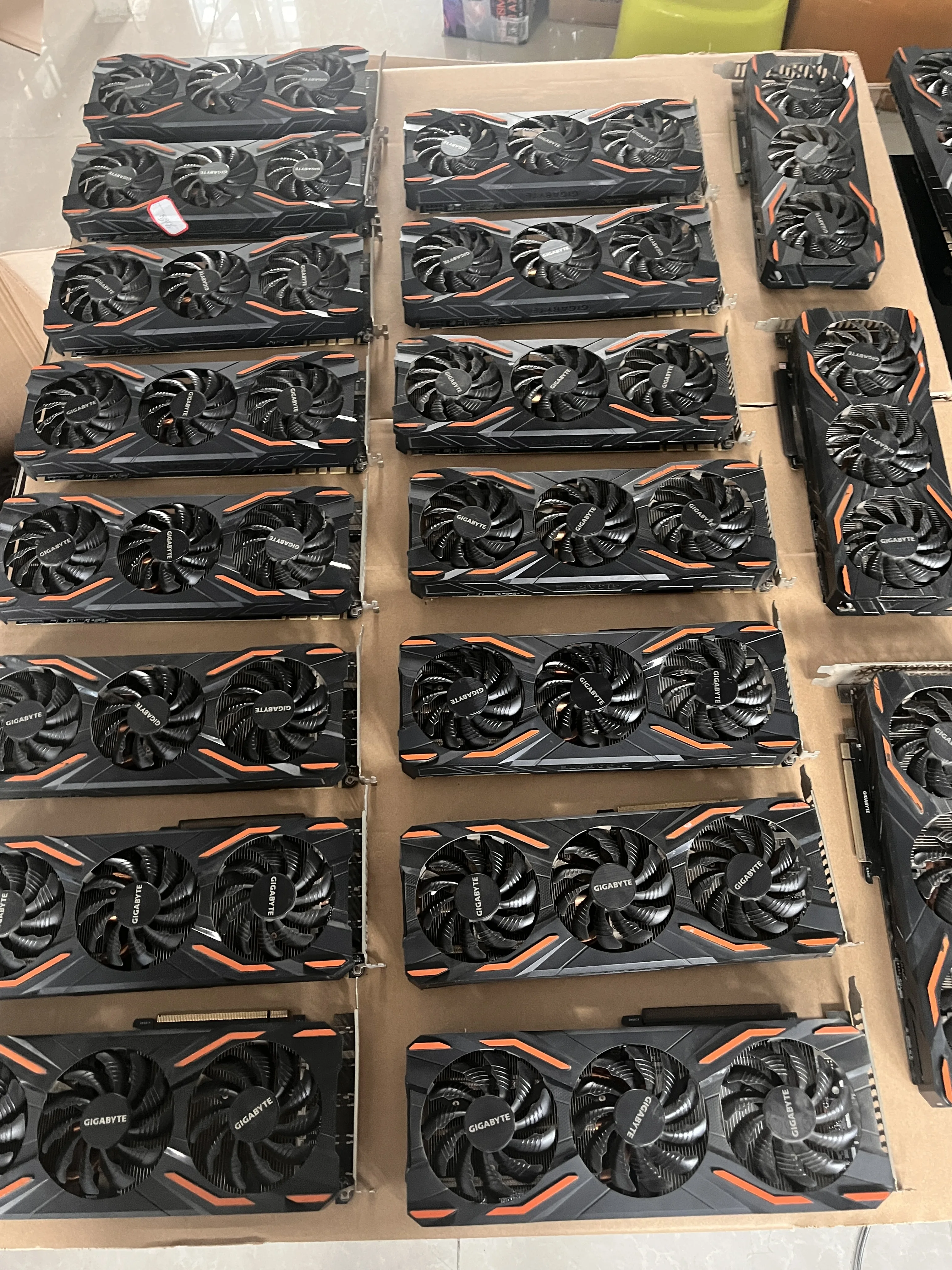 В наличии p104-100 видеокарты 8 Гб лучшая скорость Gpu 38-40 Мч/с