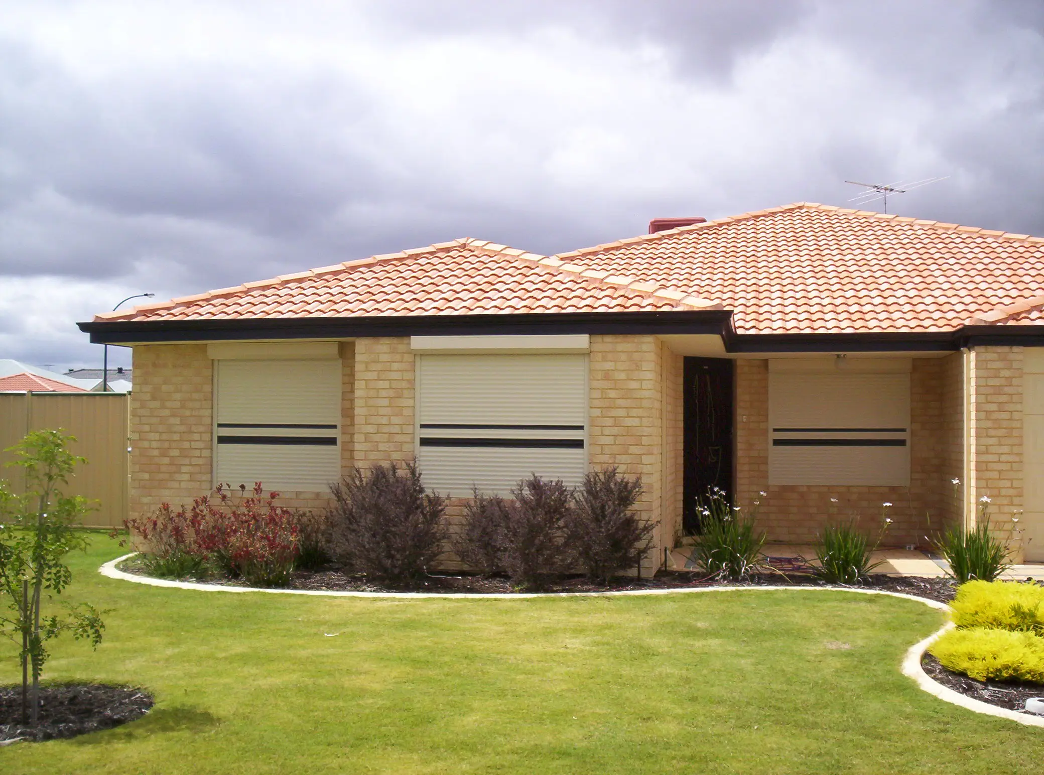 AS2047 TOMA aluminium hurricane roller blind security rolling window typhoon resist roll up door wind proof roller shutter