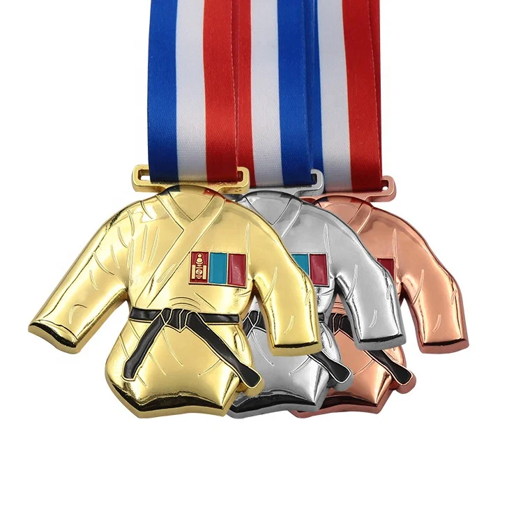 Creative 3D Metal Gift Trail Run Medal Taekwondo Clothes Figure Trophy Taekwondo Medal  Sport Triathlon Medallion Karate Medal