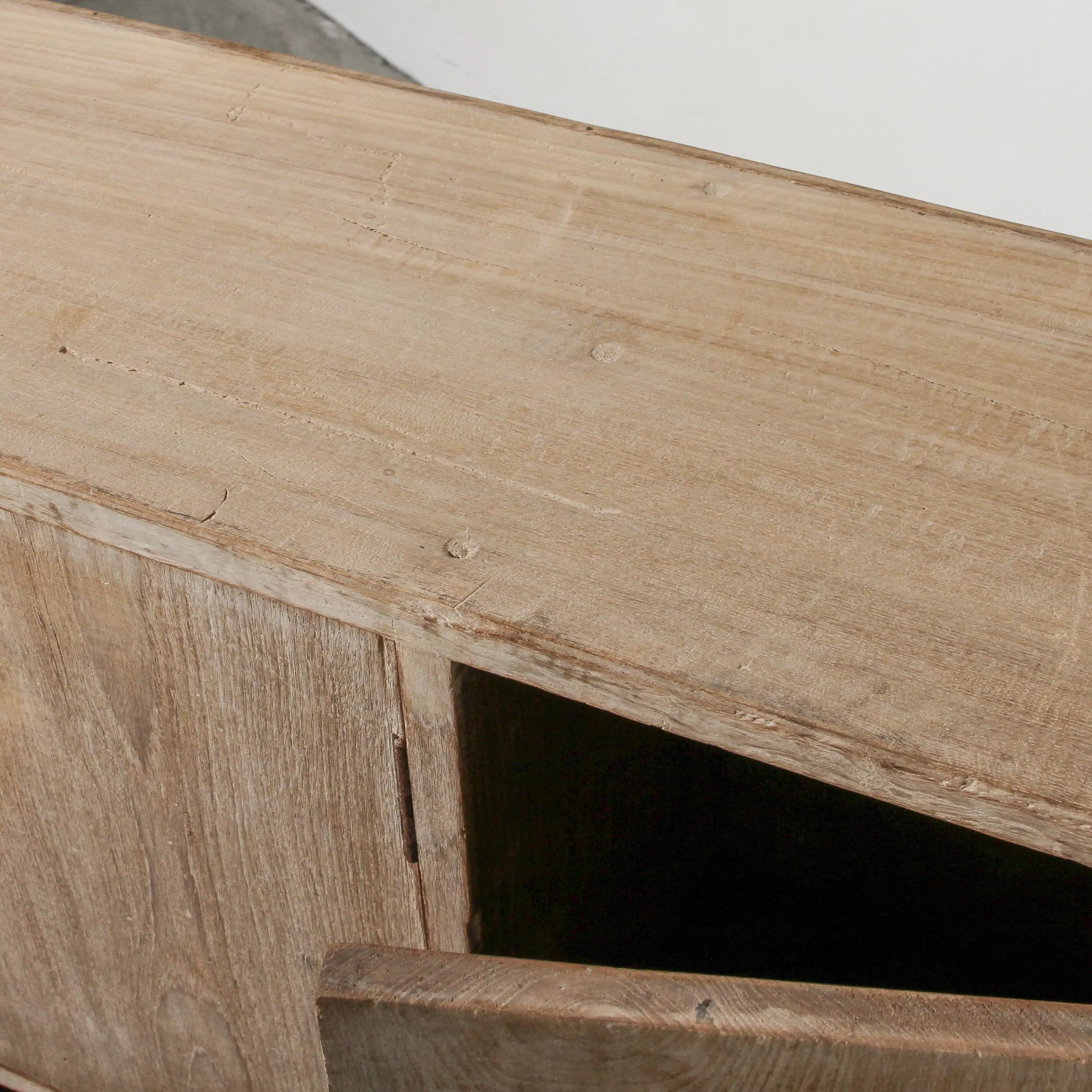 High-Grade Vintage Indian 6-Door Cabinet High Quality Industrial Design Home Storage Dining Living Room Modern Wooden Decoration