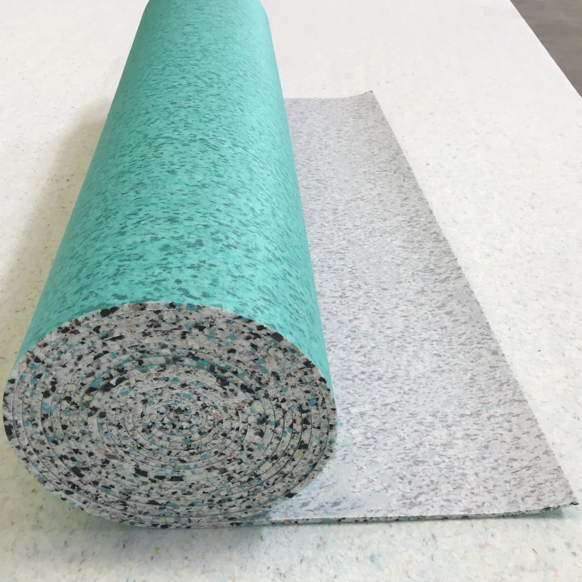 Soundproof non slip mat 9mm surface covered with PE film and non-woven fabric carpet underlay
