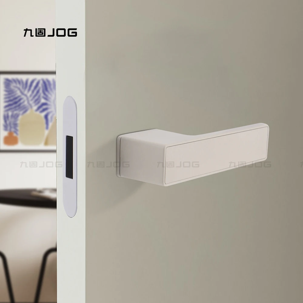 JOG Hardware Factory OEM Modern Simple Design Interior Wooden Door Bedroom Minimalist Door Handle Set Magnetic Lock