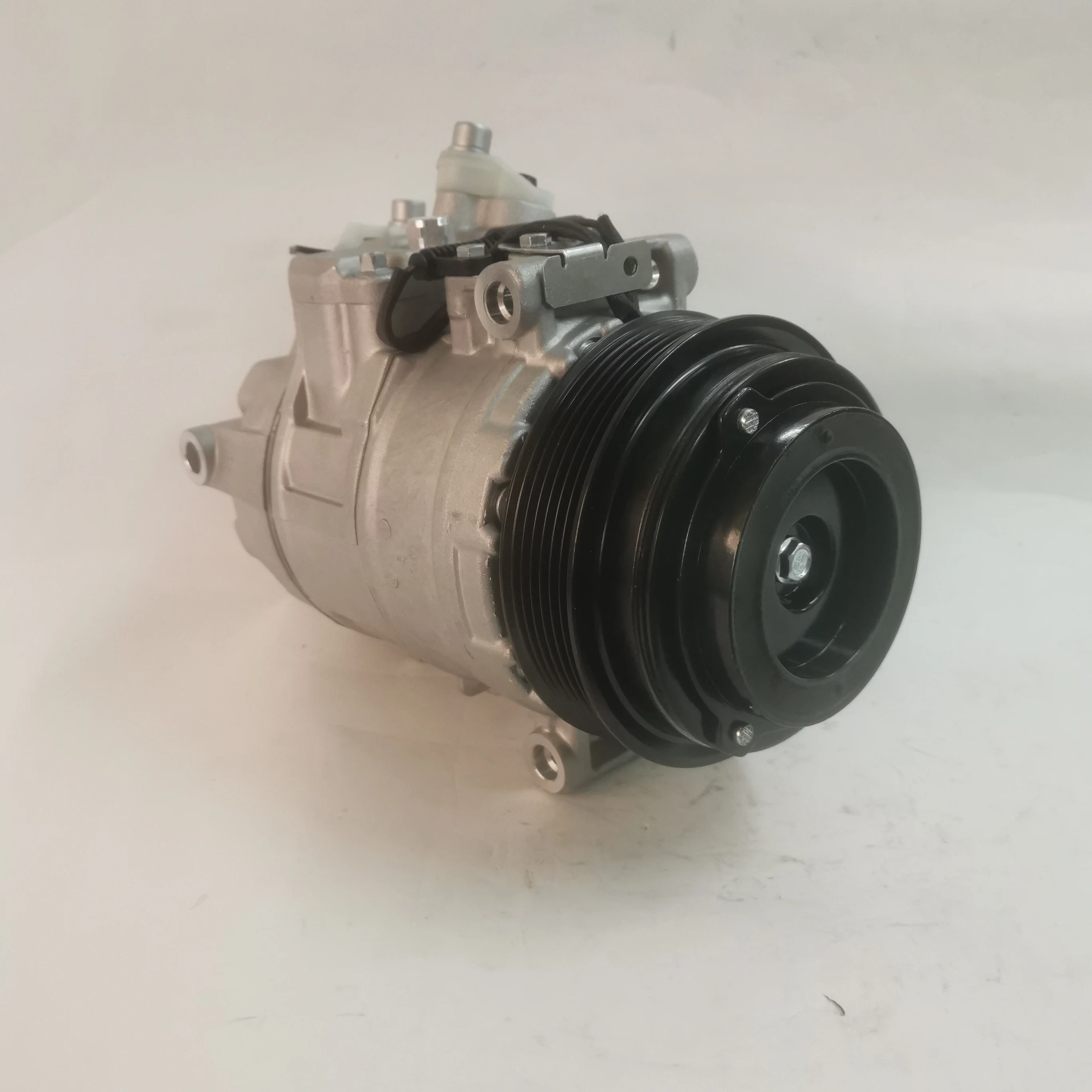 8FK351175011 000230201180 0002307011 A000234311 co105111c Car Aircond compressor for Mercedes Benz W140 CPMB3997