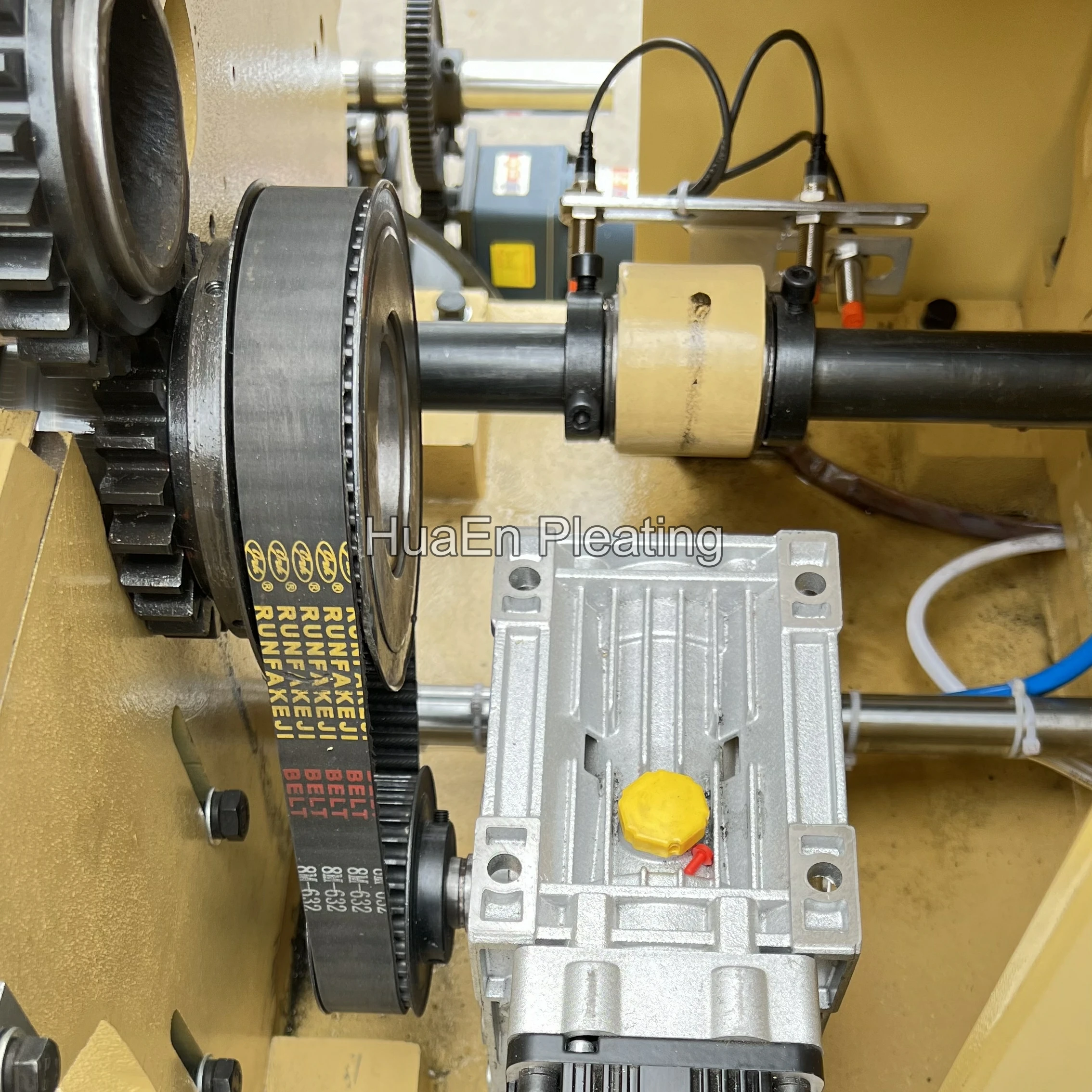 HuaEn Pleating Hijabs,abayas,scarfs,kaftans,stoles,makhanas, shawl ZJ-217C Knife Folding clothes pleating machine