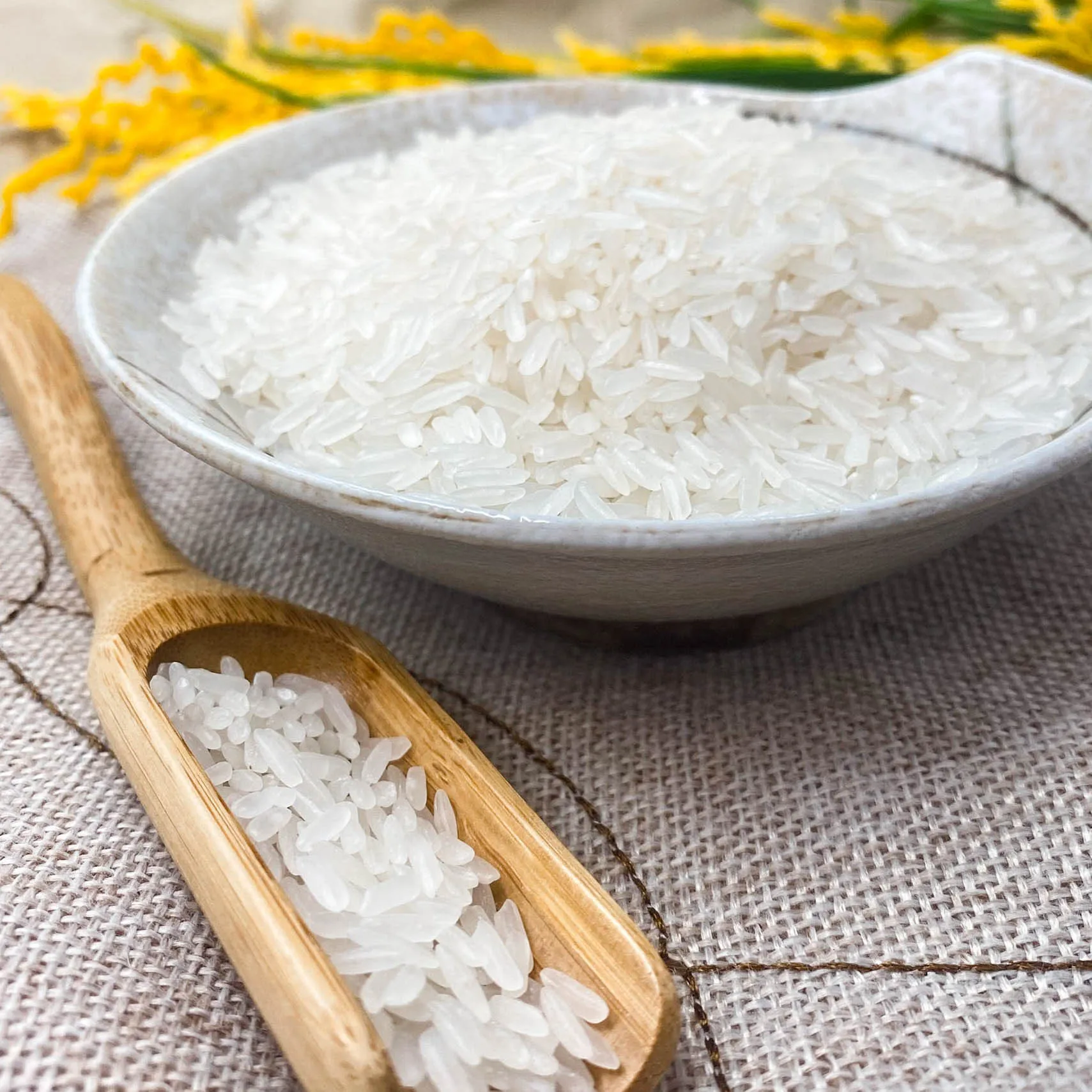 Фирменное наименование фирмы HU RICE текстура риса Dai Thom тип твердого выращивания обычный рисовый ассортимент среднего