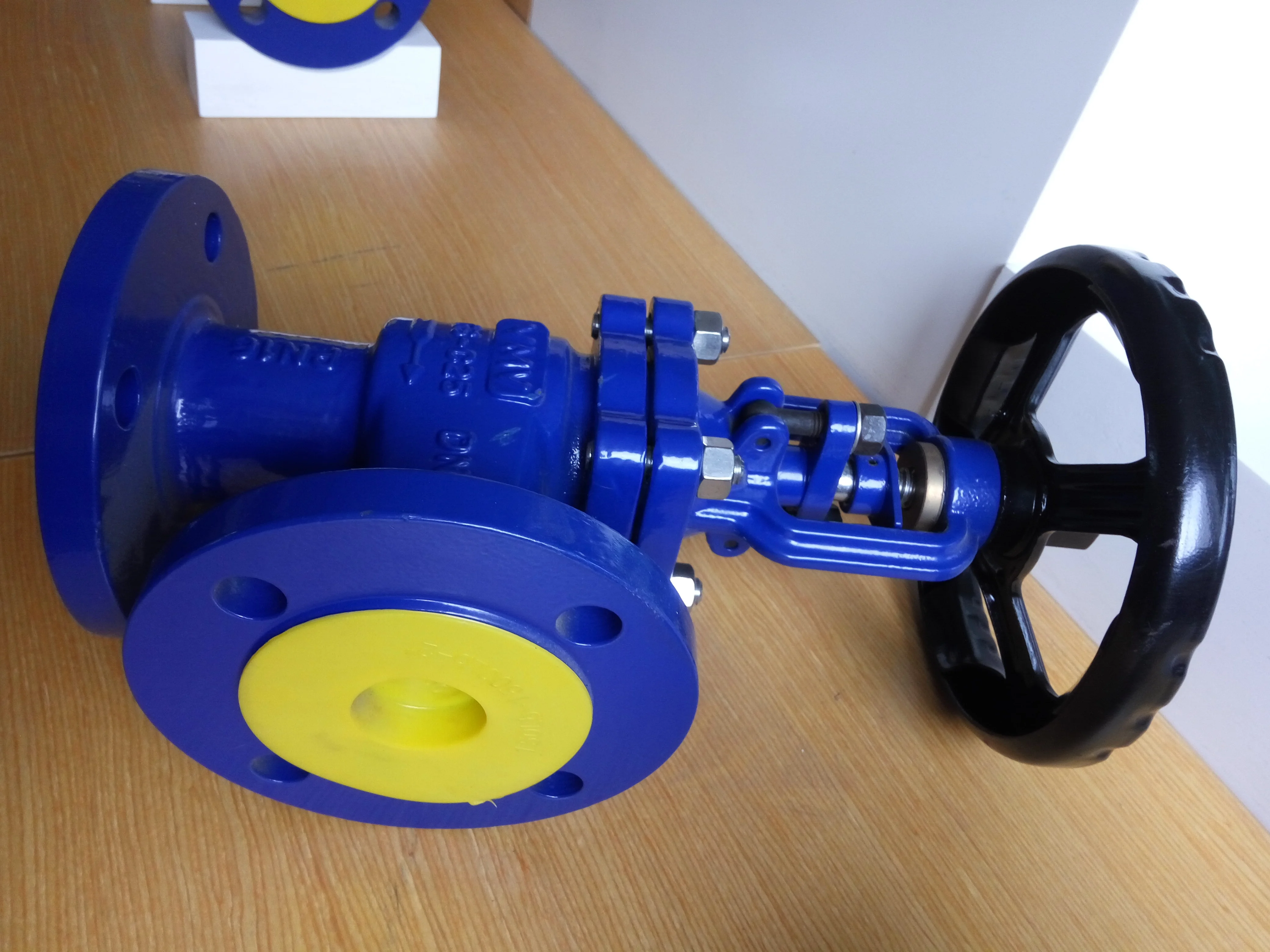 
China Wenzhou Manufacturer VMV Steam and Thermal Oil System WJ44 DIN Cast Steel PN16 PN40 angle TYPE Bellows Seal Globe Valve 