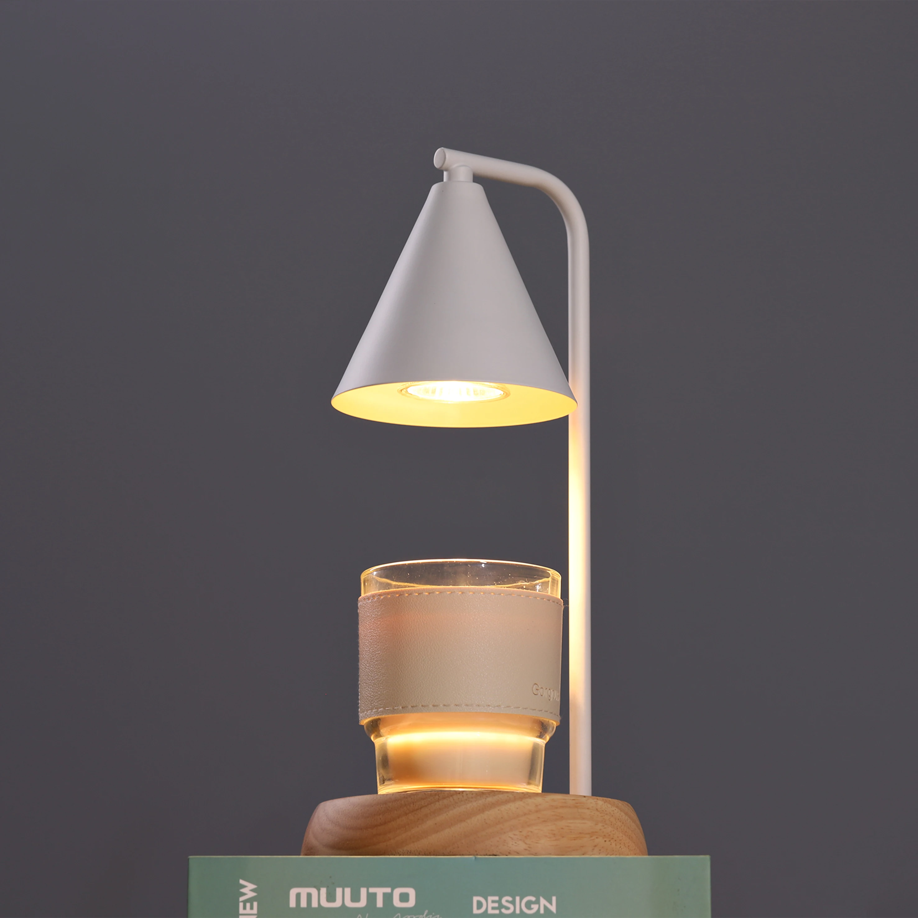 Wood Base Hot Candle Warmer Lamp Electric Gift for Mom Bedroom Home Decor Dimmable Wax Melt Warmer Scented 2 Bulbs Jar Candles