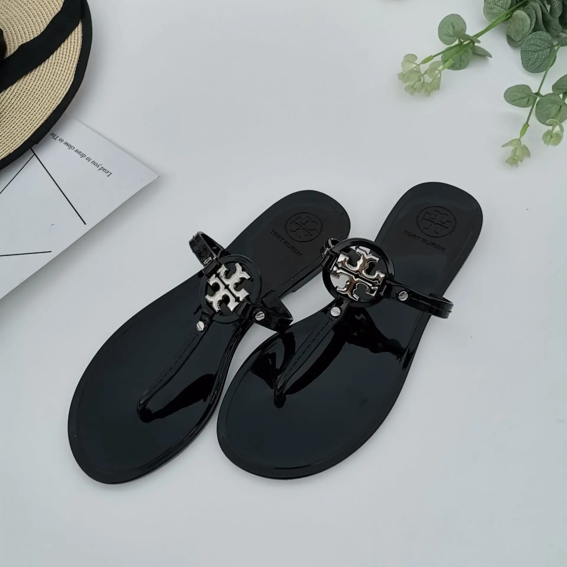 Factory Direct Sell Cheap Comfy Brand Jelly PVC Flip Flops Shoes Jelly Flip Flops Wholesale for Women