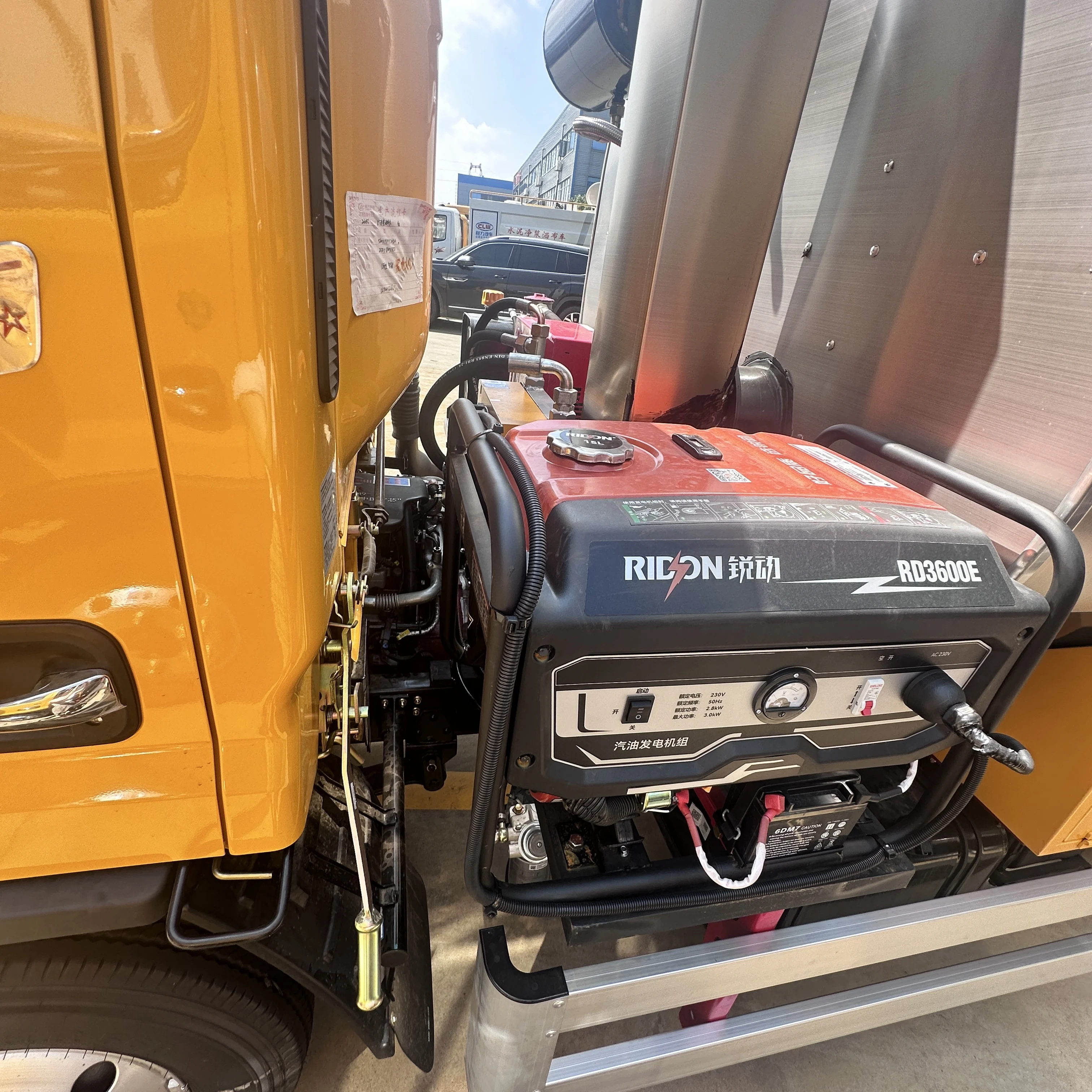 Various specifications of  Bitumen Asphalt Distributor Trucks  for sale