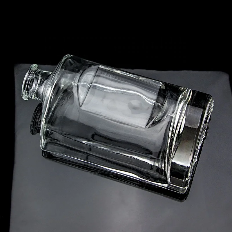 Customized Shaped 750ml Vodka Glass Bottle Cork Finish Clear Liquor bottle