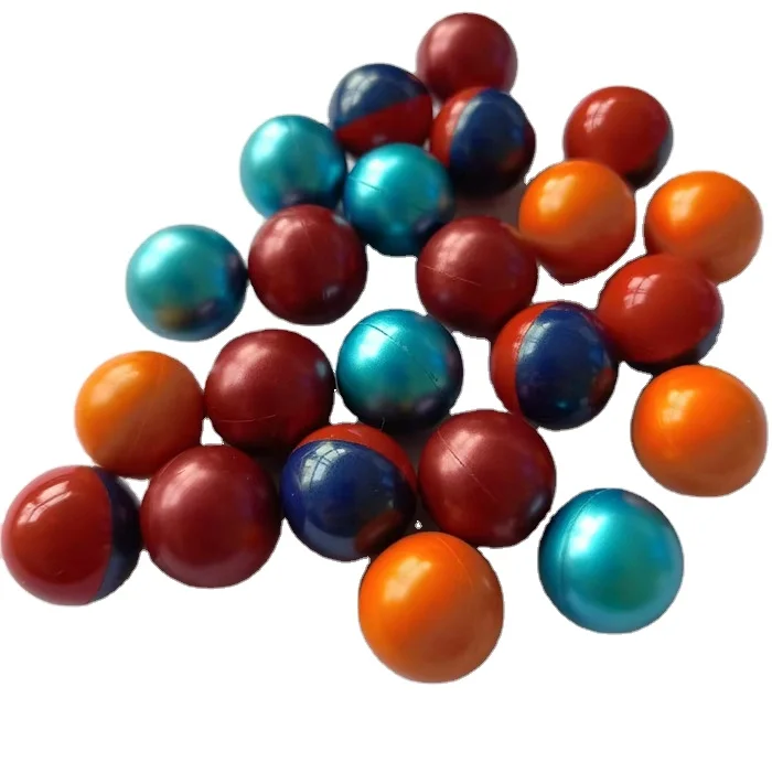 Paint ball guns shooting paintball PEG training field 0.68 inch paintball