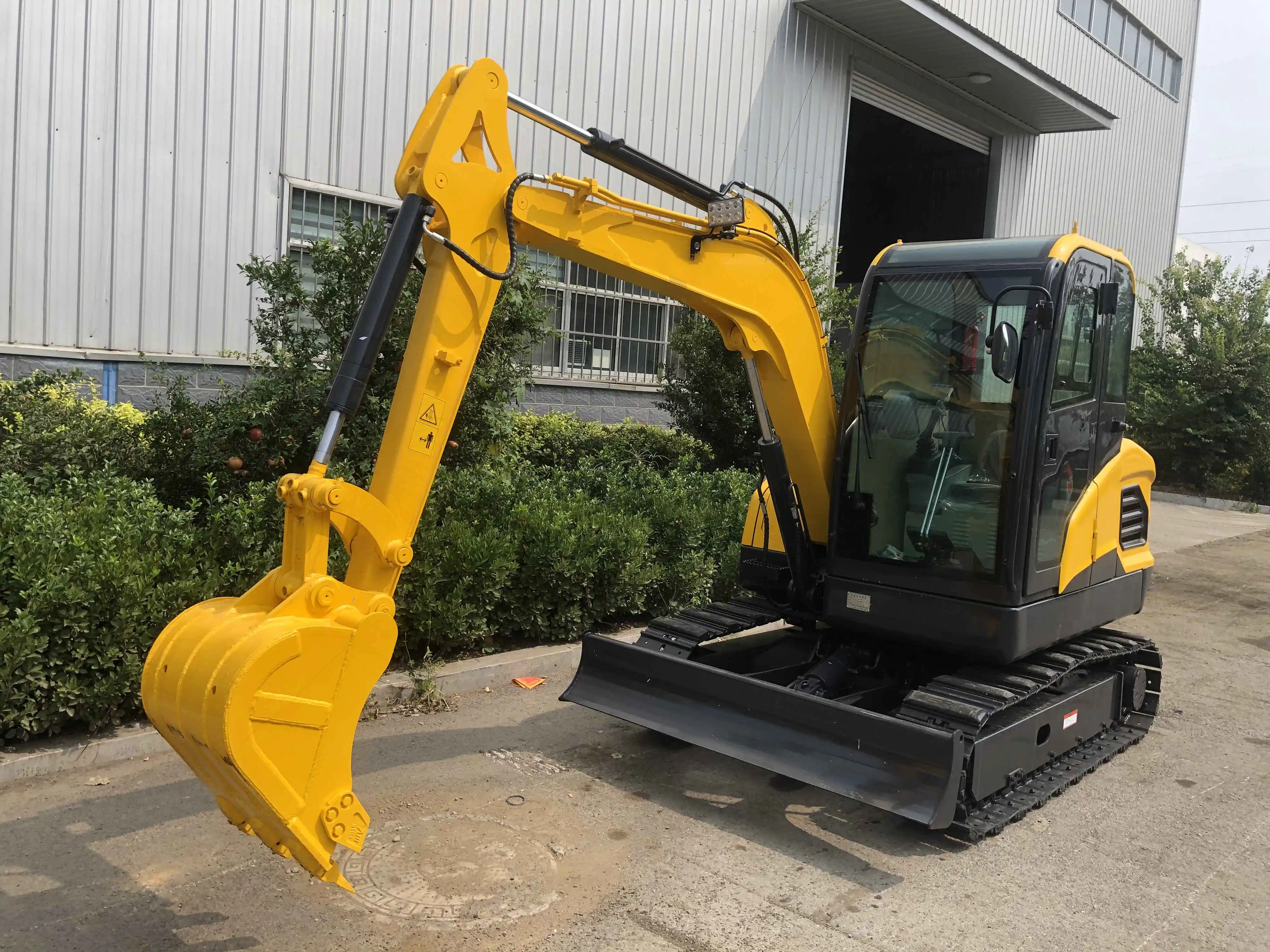  Недорогой Китайский бренд CM9025 19C-1 2 5 тонный Гусеничный мини-экскаватор с ведром для большого пальца в наличии горячая
