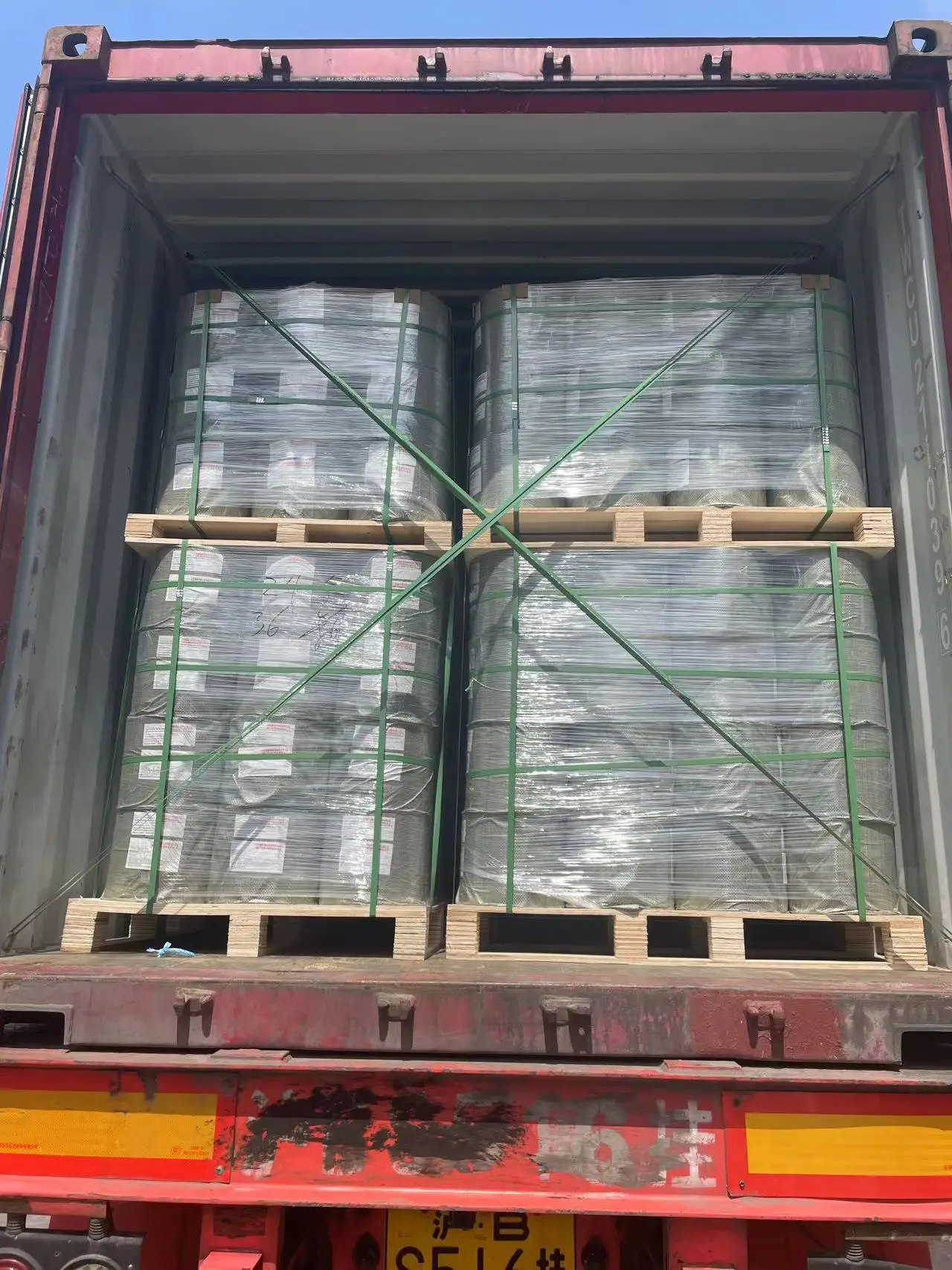 Exporting transparent opaque solid color pvc sheet manufacturer for vaccum forming