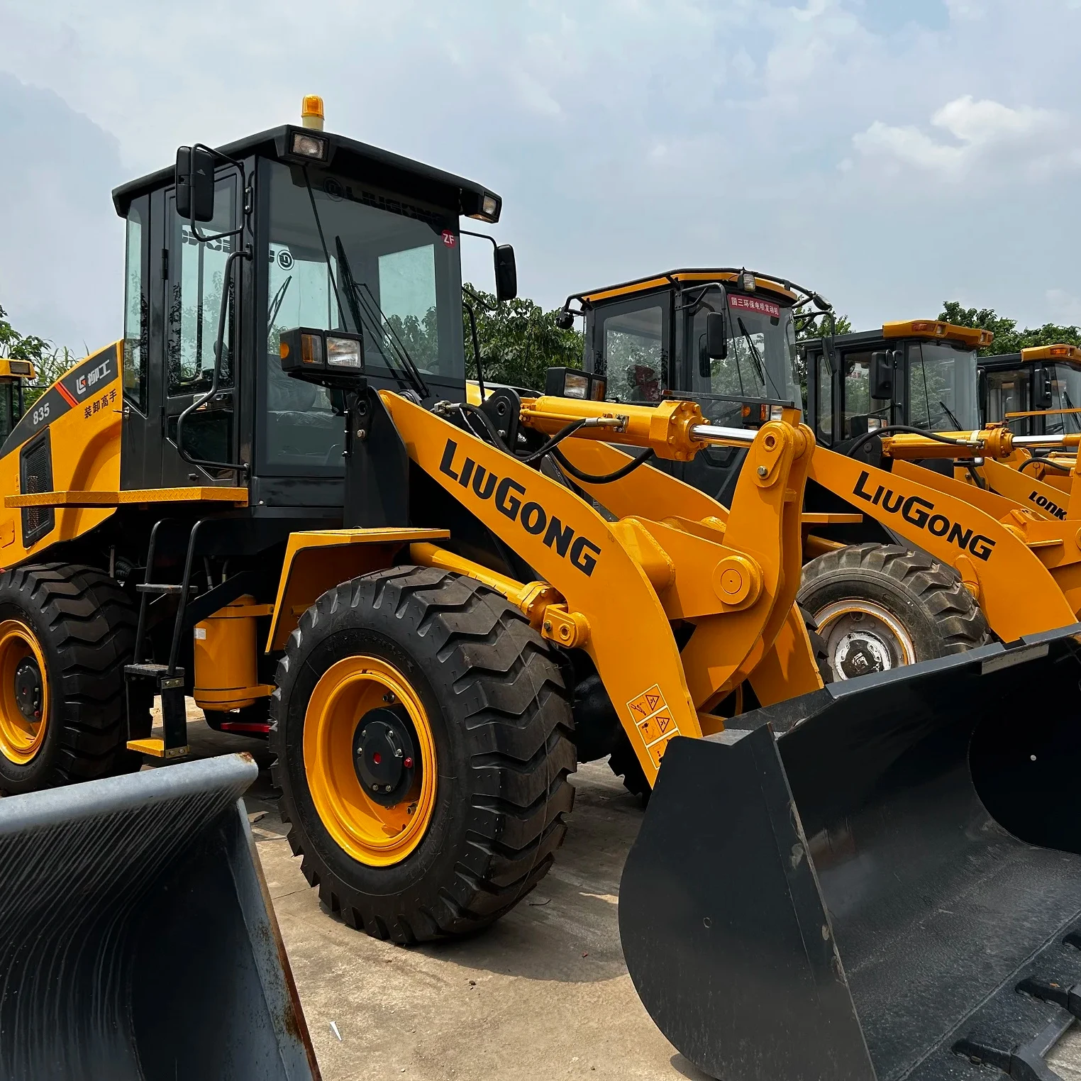 Guangxi Liugong origin 3 ton small hydraulic wheel loader 835 835H payloader for sale