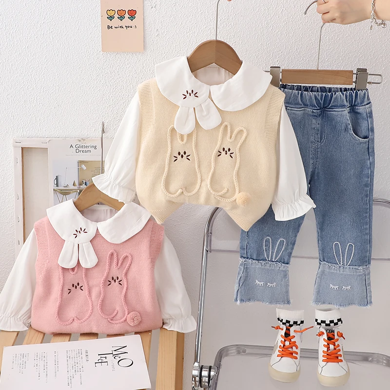 Модный комплект одежды для девочек на 2024-осень свитер с воротником мультяшным кроликом и жилет розовый из 3 предметов маленьких