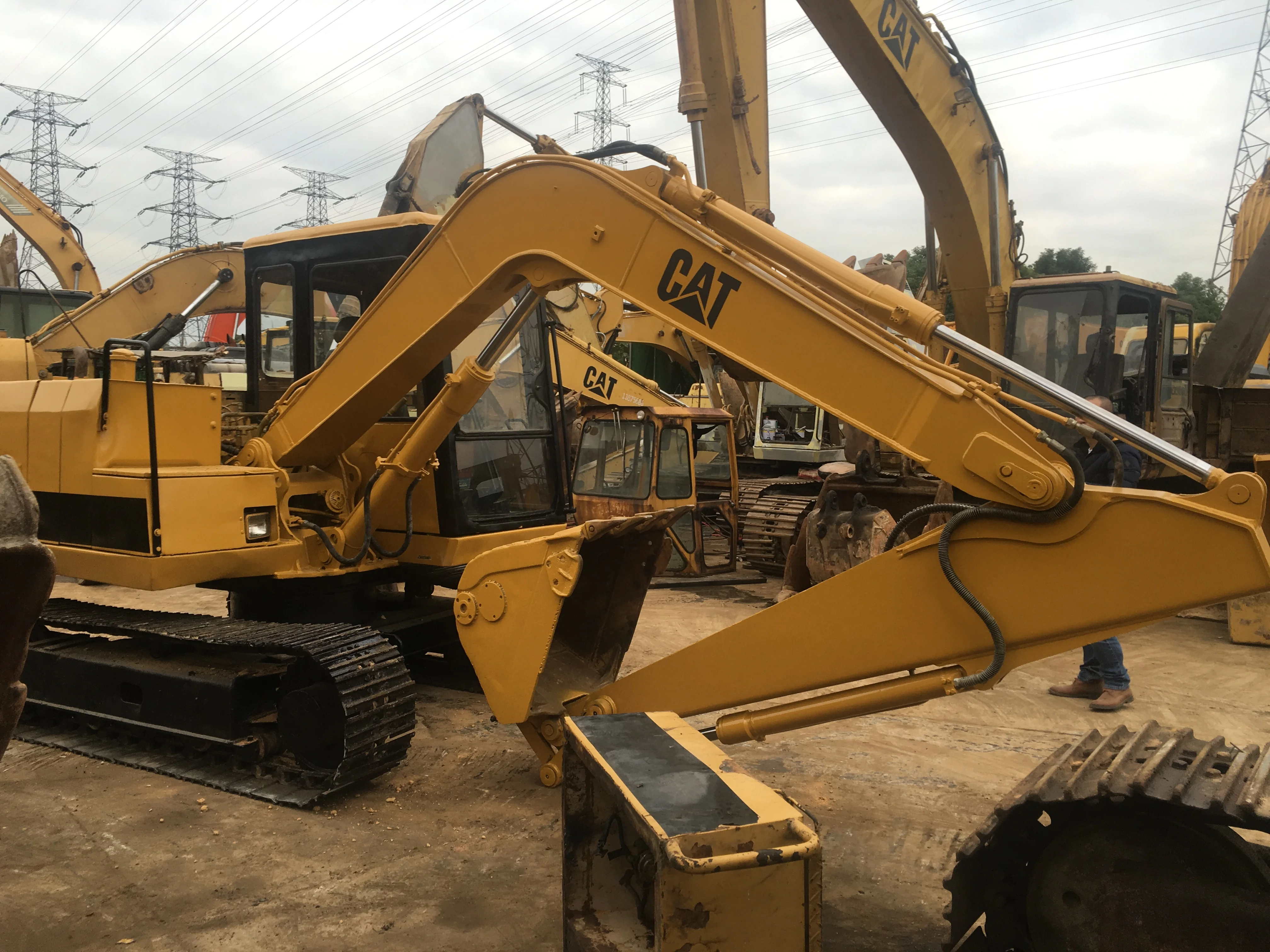 Экскаватор Cat E70B гусеничный с рабочим состоянием 10-20 тонн Рабочий вес двигатель Cummins Sumitomo гидравлический клапан запас