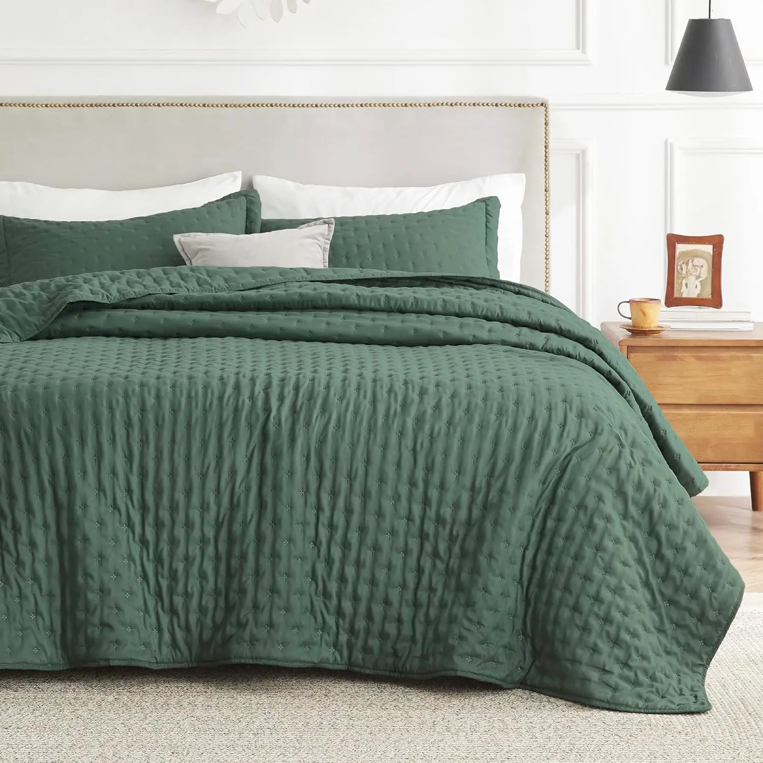 Latest european style bedspread king size velvet bedspread