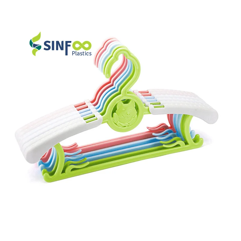 Необычные без скольжения регулируемые детские пальто путешествия вешалки