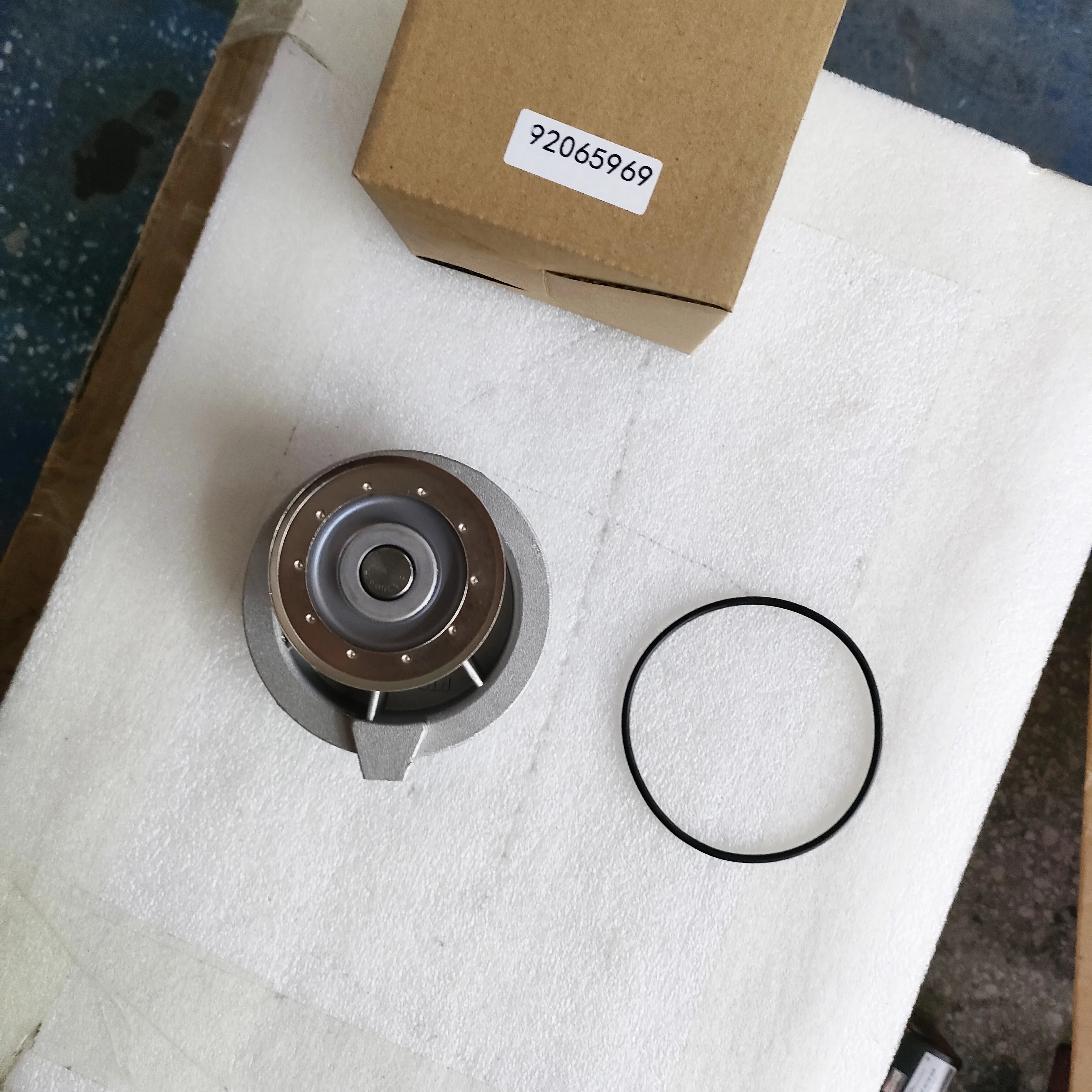 Water Pump For Chevrolet Epica Lacetti Daewoo Evanda OPEL Astra 92065969 1334137