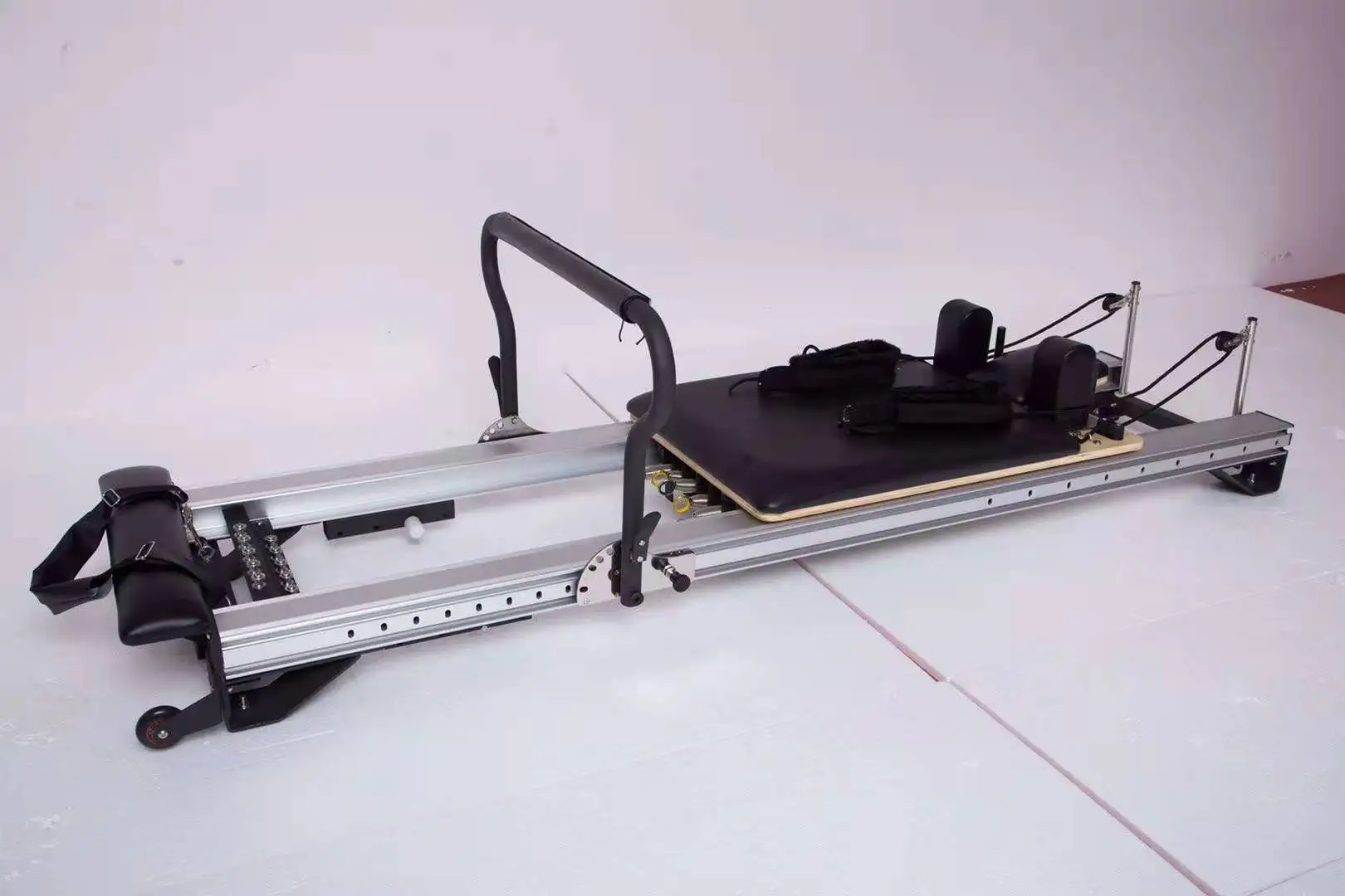 Pilates machine functional trainer  Yoga Pilates aluminium reformer with half trapeze