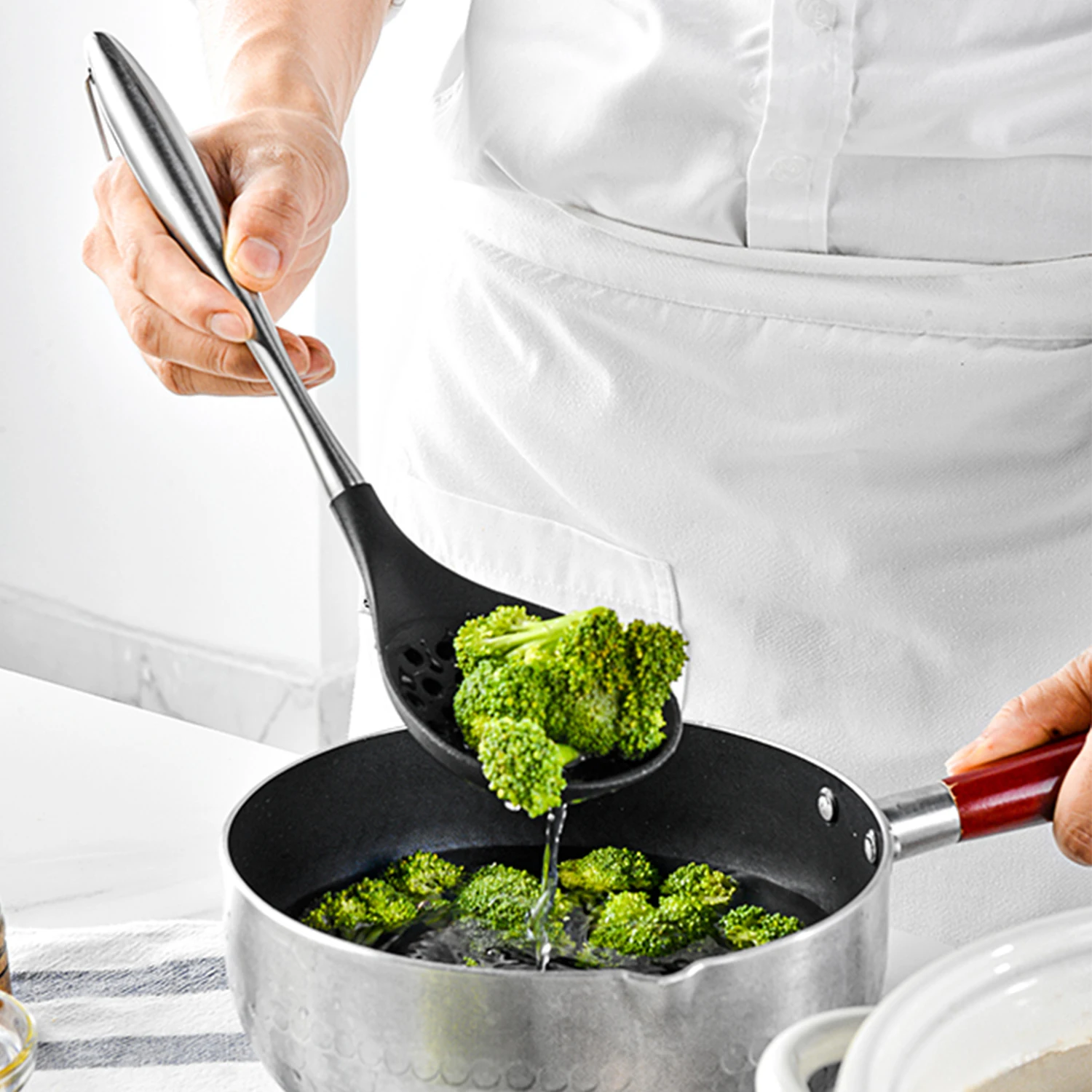 Stainless Steel 12Pcs In 1 Kitchen Gadget Set Cookware Home Silicone Kitchen Utensils Set with Metal Handles