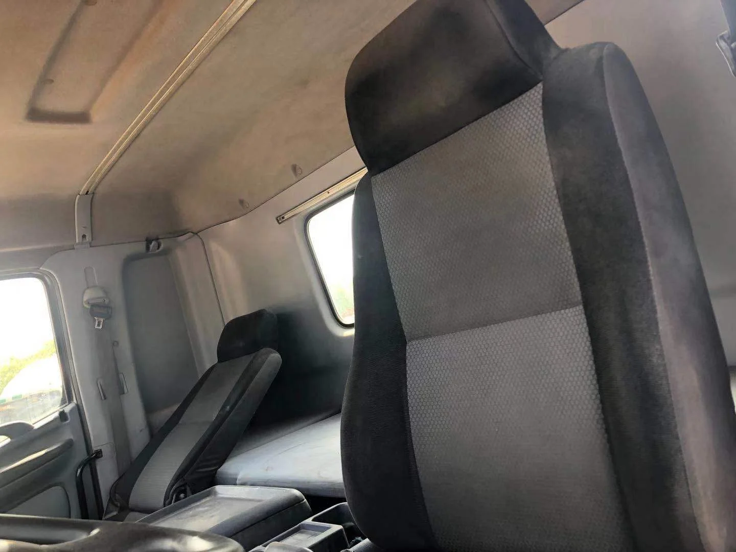 hot sale cheap used 9cbm 10cbm hino 700 concrete mixer truck in shanghai