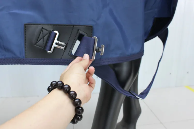 Водонепроницаемый дышащий нейлоновый лист с закрытым передним водонепроницаемым 420D нейлоновым ковриком для лошадей