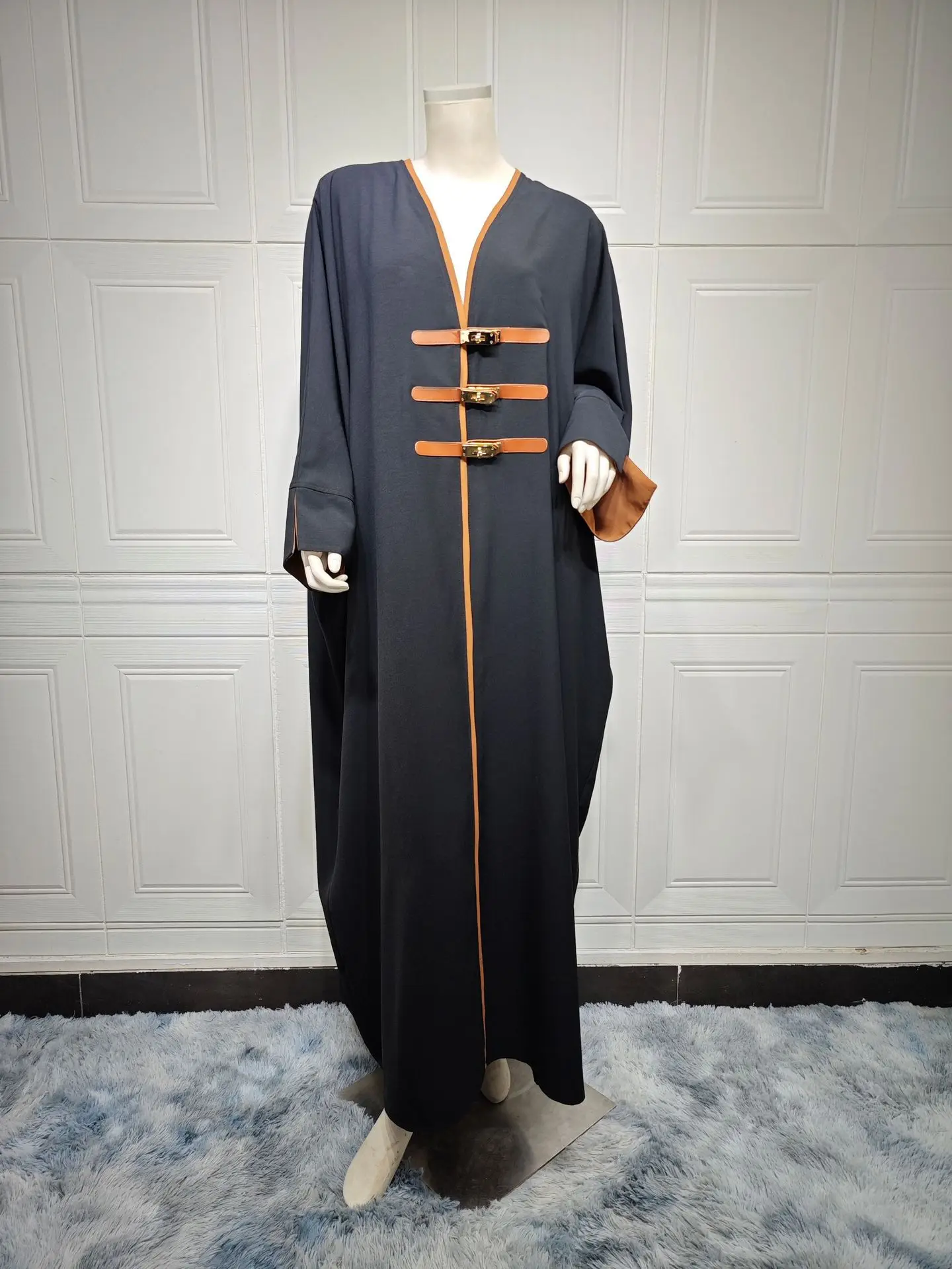 New Design  Arabic Clothes Modest Coats Turkey Robe Kaftan Muslim Dress Dubai Abaya Kimono Abaya With  Leather Buckle