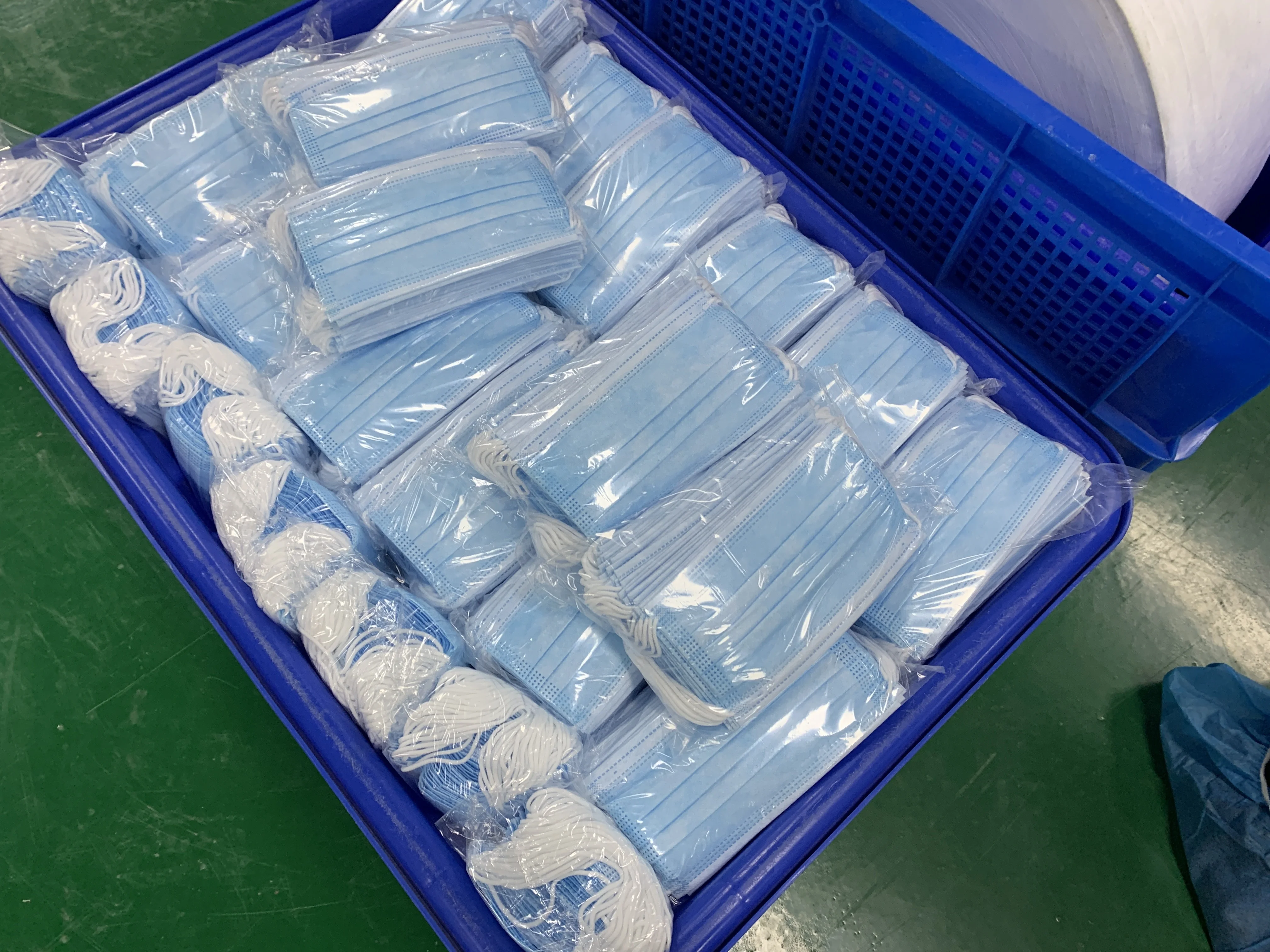 3 ply IIR CE Certified Disposable Surgical Medical Facemask Face Masks Custom Design Wholesale Face Mask