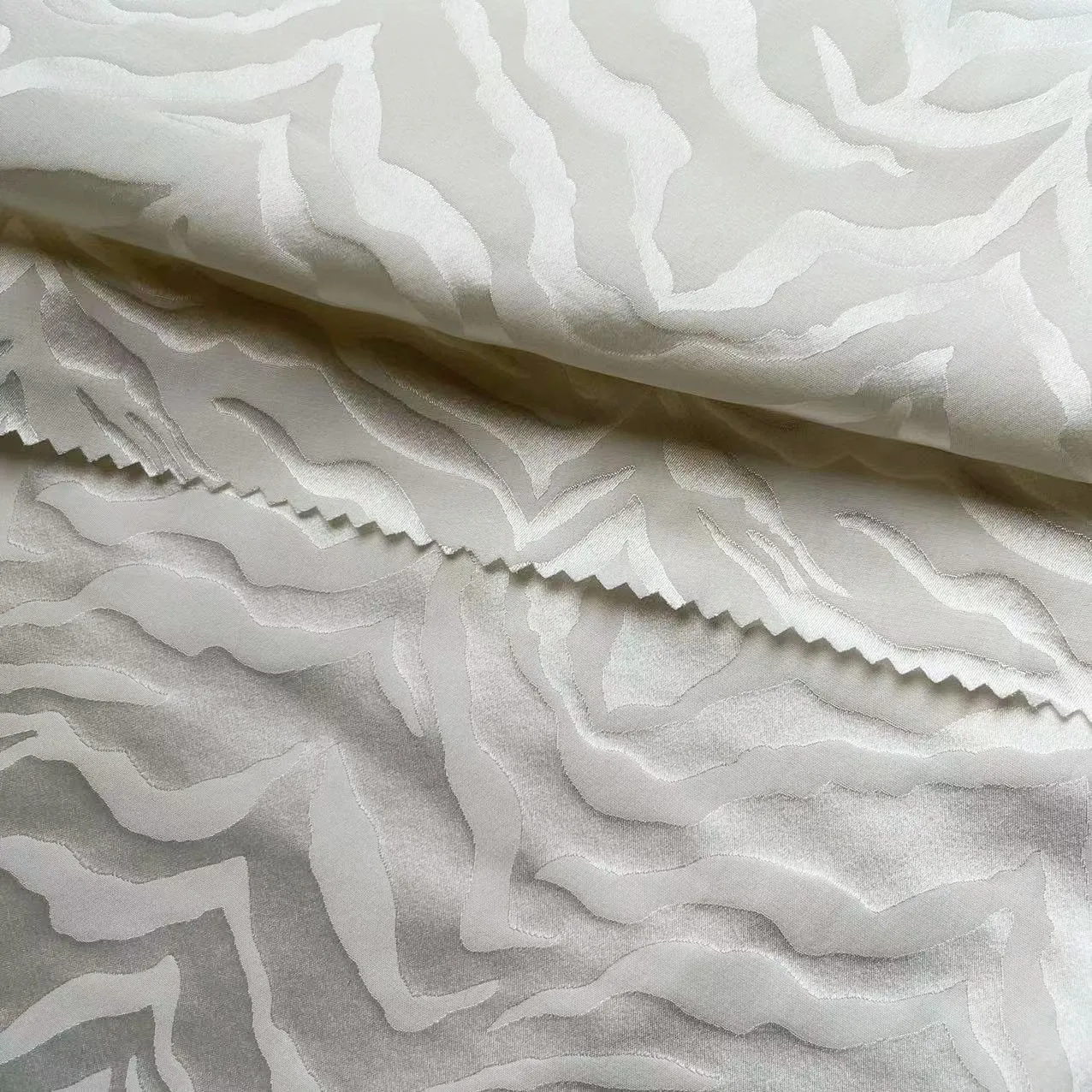 Manufacturer In Stock High Quality 16MM Silk Viscose Floral Jacquard Real Silk Satin Fabric For Women Dress