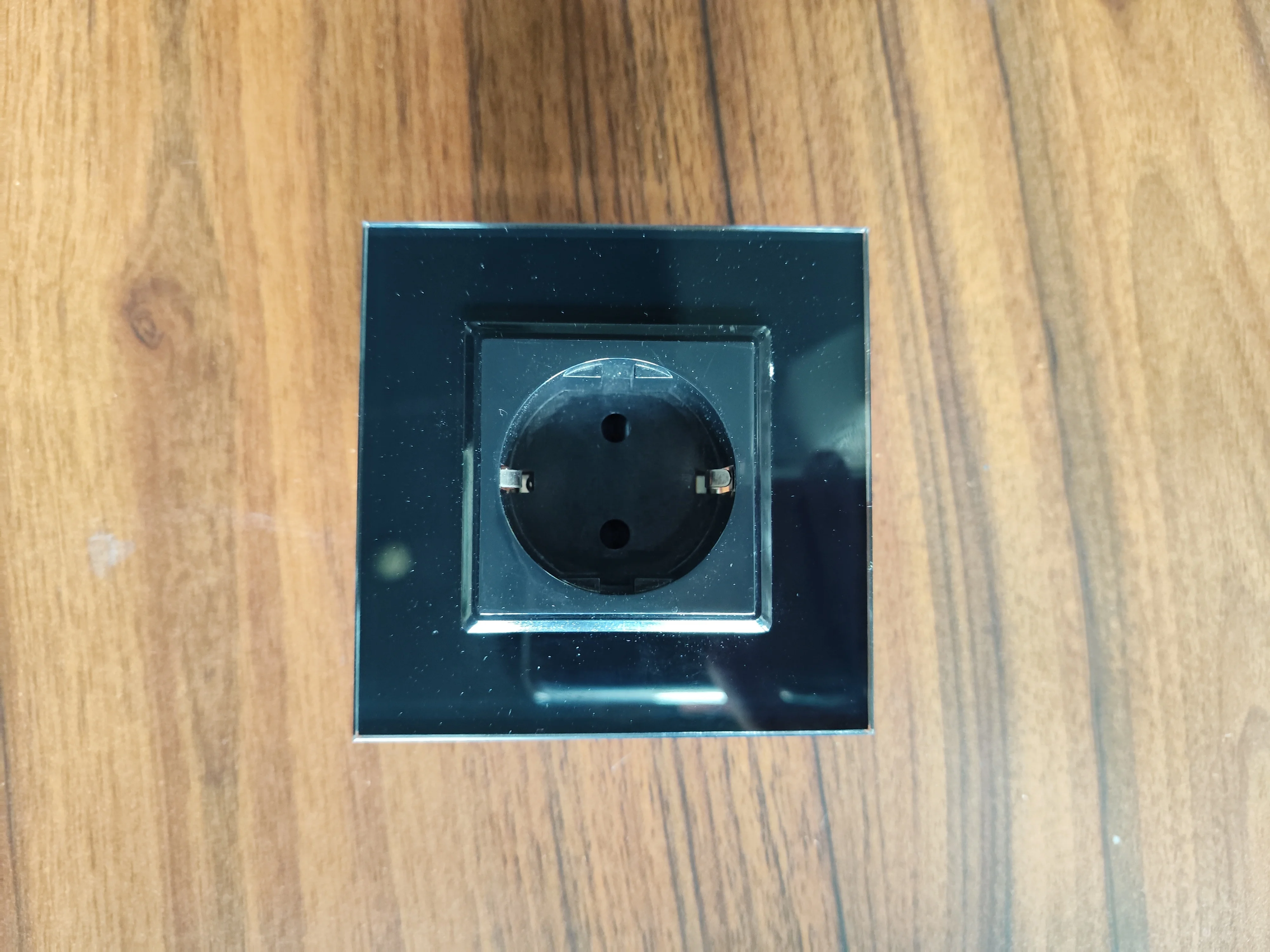 Smartdust German 240V 16A Wall Premium EU Standard Plug Socket Outlet