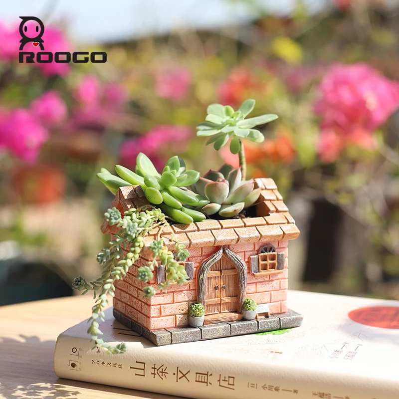 Roogo New Chinese New Mini Country House Resin Crafts Succulent Planter Container Desktop Gardening Bonsai Planter