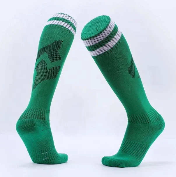High quality fashion athletic wholesale grip anti slip cotton men football custom logo sports soccer socks