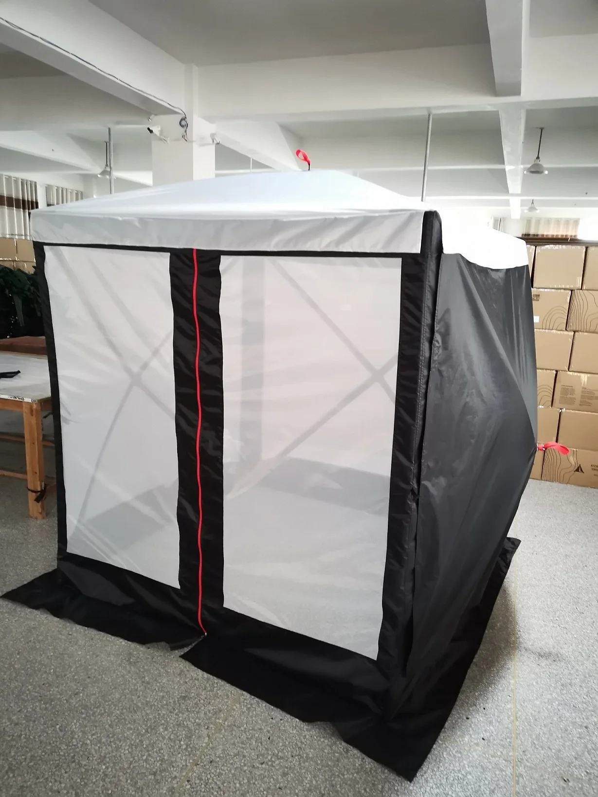 Four Walls Escape Portable Tents Quick Set Up Pop Up Outdoor Camping Outdoors Gazebo Day Tent with Mesh Windows As House Shelter