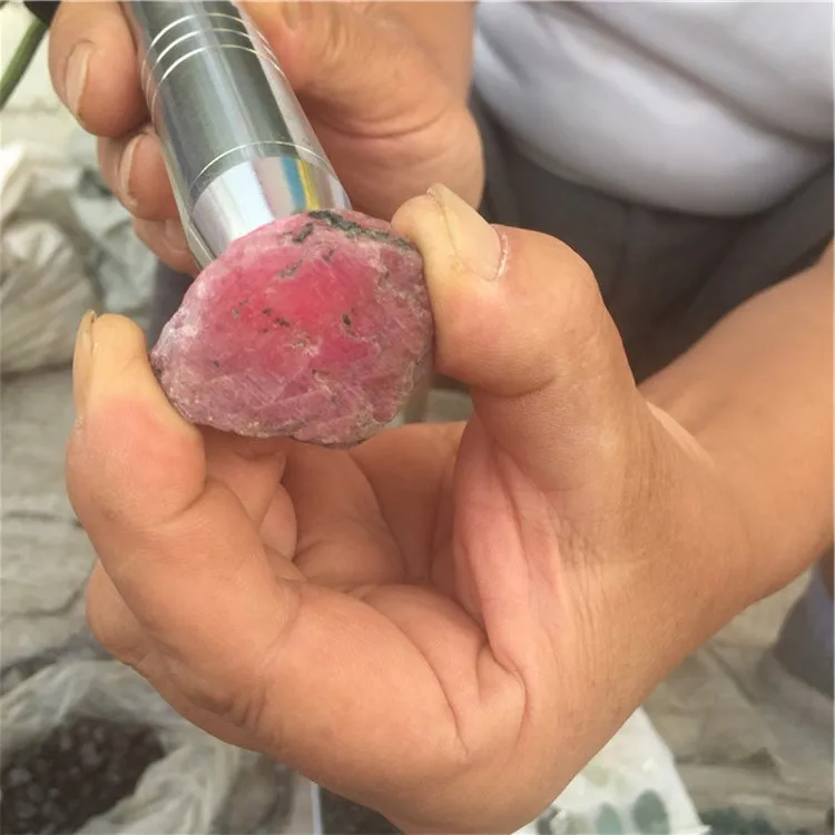 Wholesale Natural Precious stone Ruby Rock corundum rough gemstones Tumbled Stone Gravel For Raw material