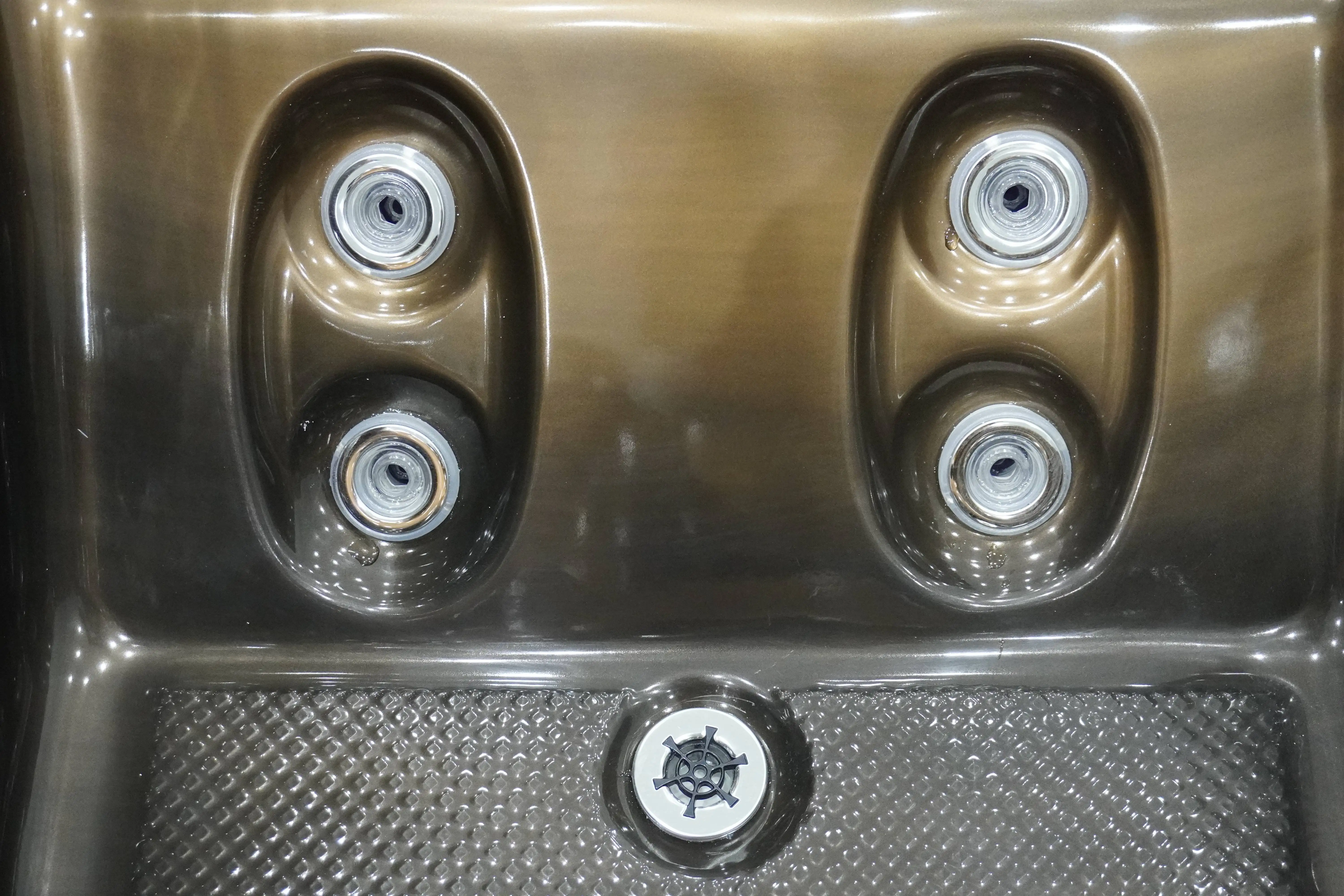 Hydrorelax 2023 New Product Luxury 2 person Acrylic Shell Hot Tub Outdoor Swim Spa With speaker And Party Massage Bath