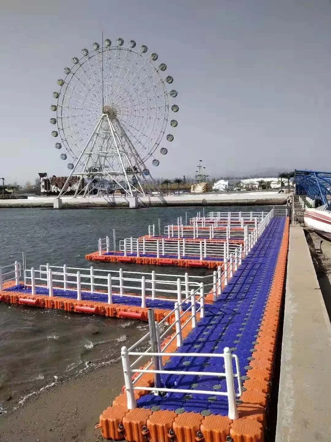 Durable Uvioresistant  Floating Bridge On Water Pontoon Floating Platform Walkway water stage fishing platform