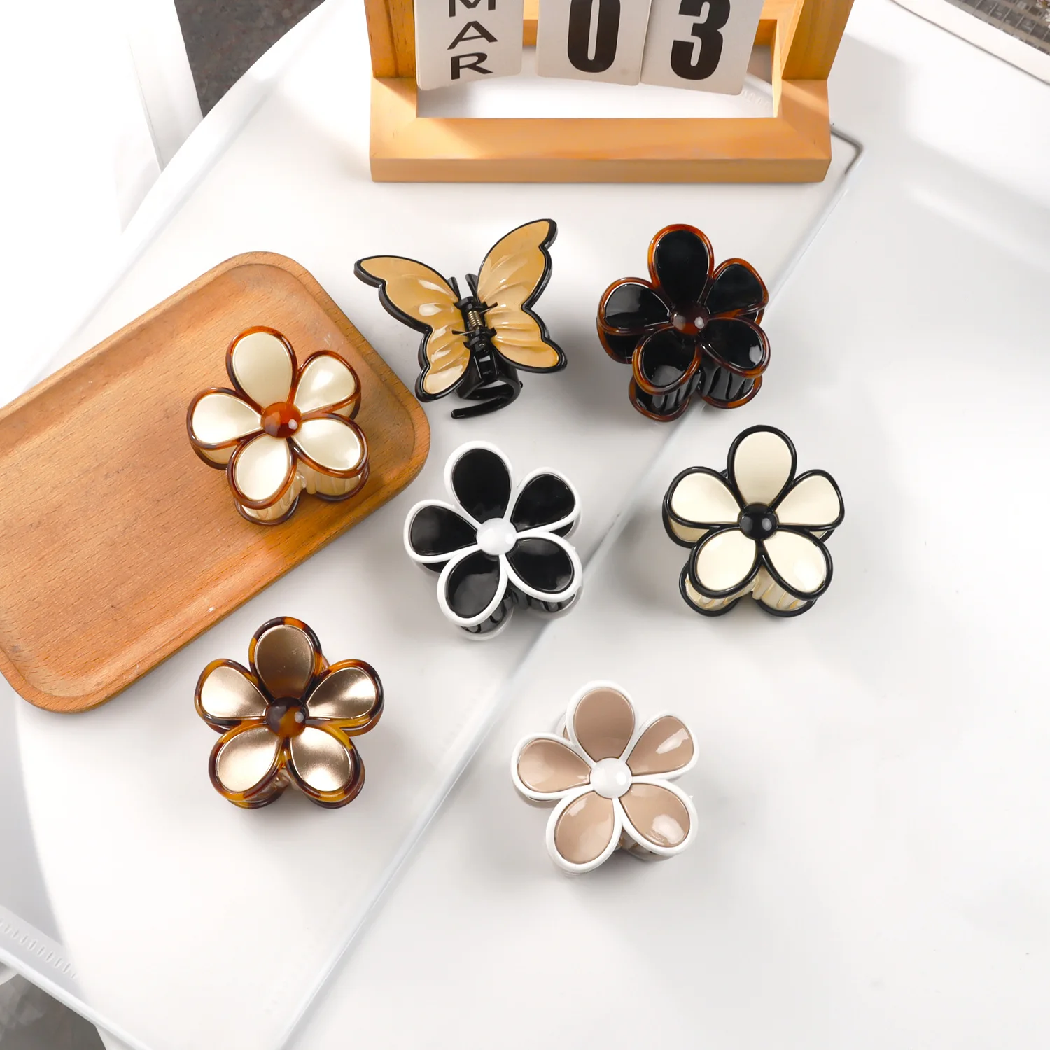 Sweet Five Petals Flower Butterfly Modeling Grab Clips Simple Line PVC Back of the Head Hair Accessories