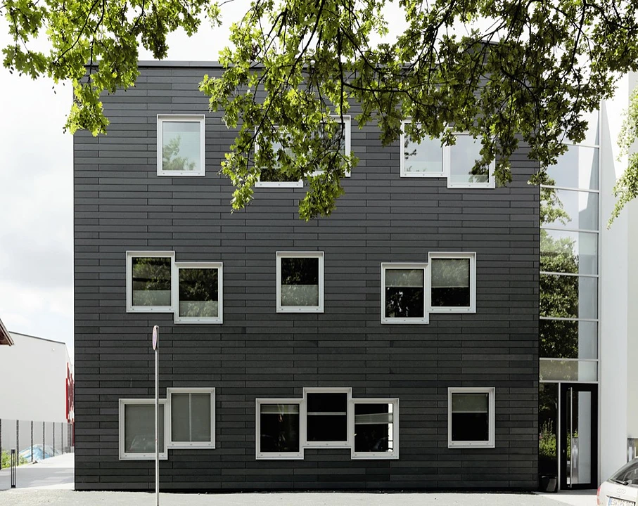 Factory Cheap Price 9mm High Density Eco-friendly Exterior Wall Fireproof Wood Grain Fiber Cement Siding Boards For Villa