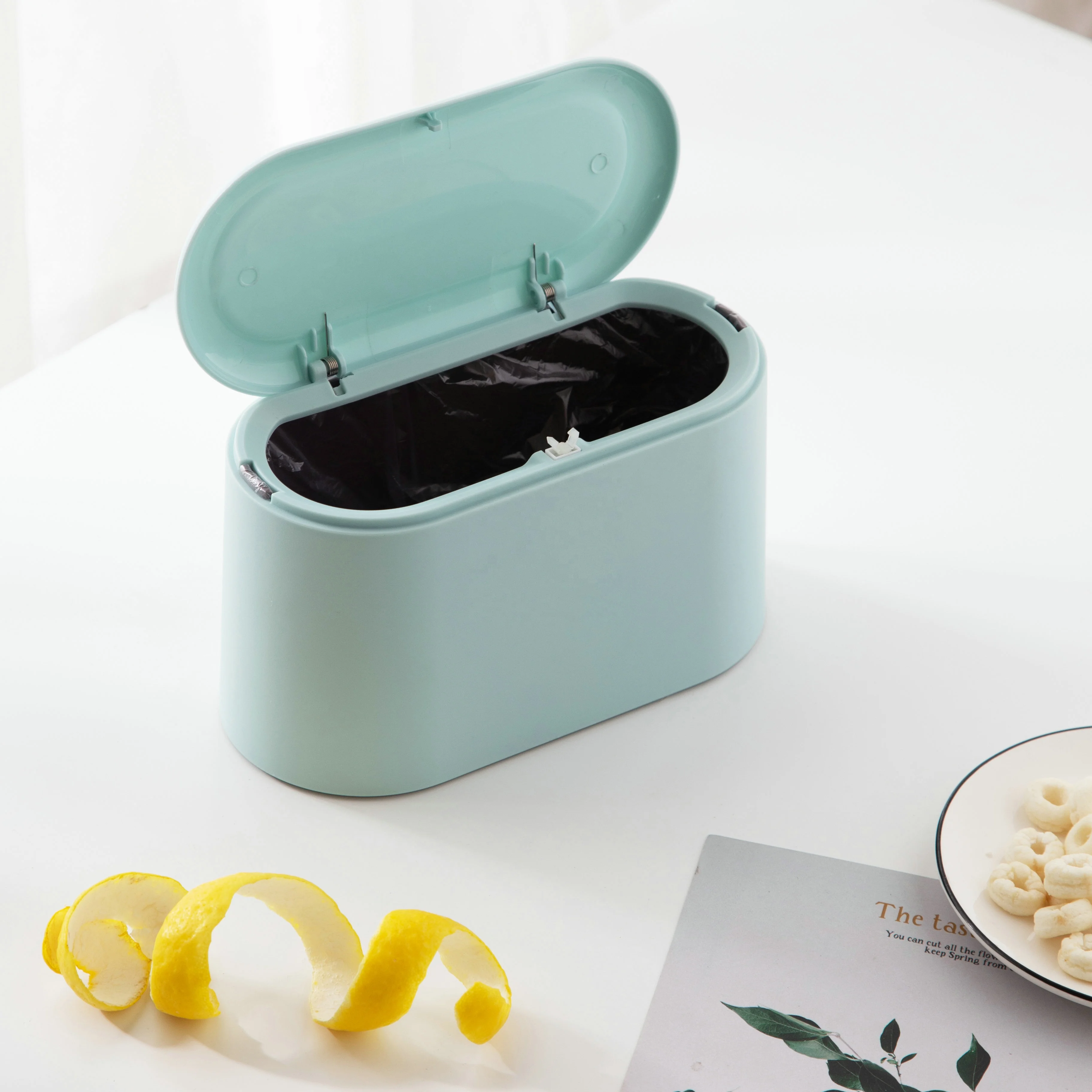 Small Office Counter Top Garbage Trash Bin Small Mini Desktop Waste Basket with Lid Kitchen Trash Can