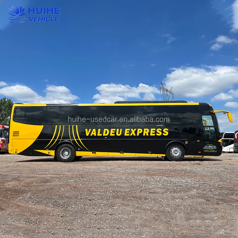 70 seats passenger seats right hand drive ZK6127D coach bus with TV Screens and USB charging port