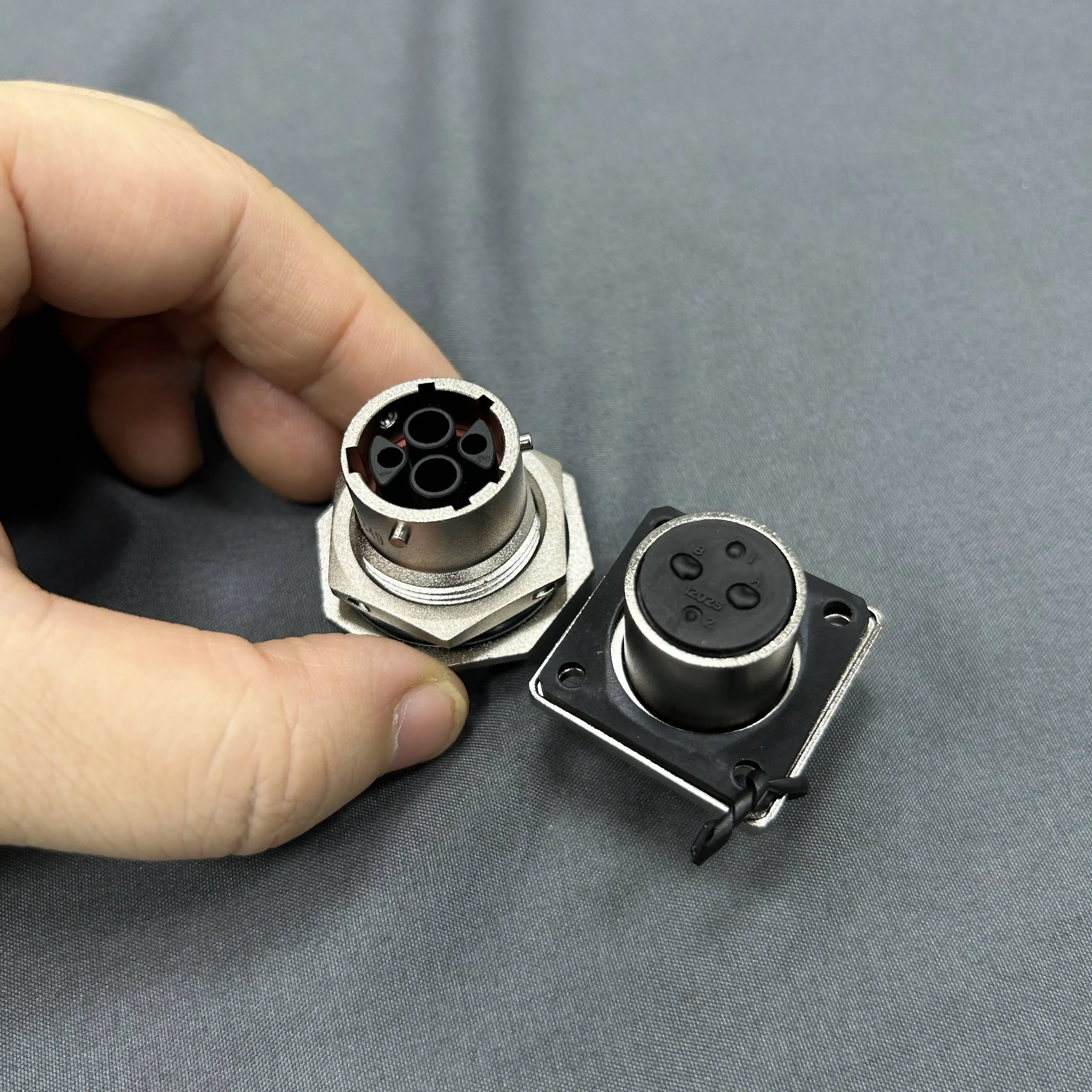 electrical terminal connectors 2 pin connector GT Series two-core signal connector socket - keyless