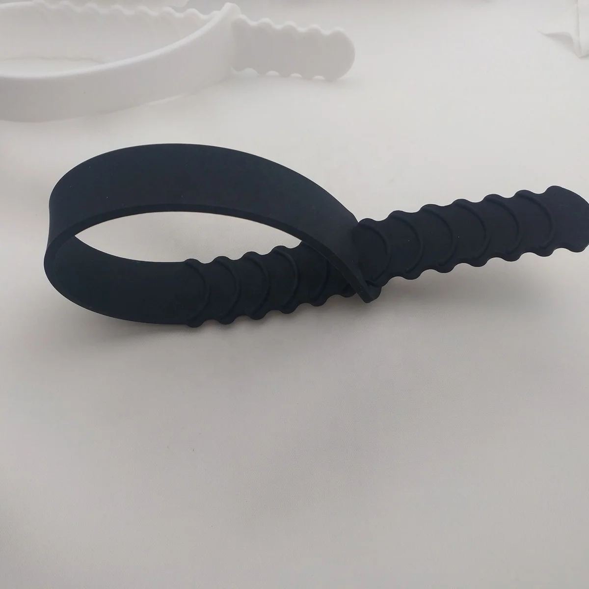 customized colorful adjustable flexible toilet seat cover silicone hanger handle rubber band
