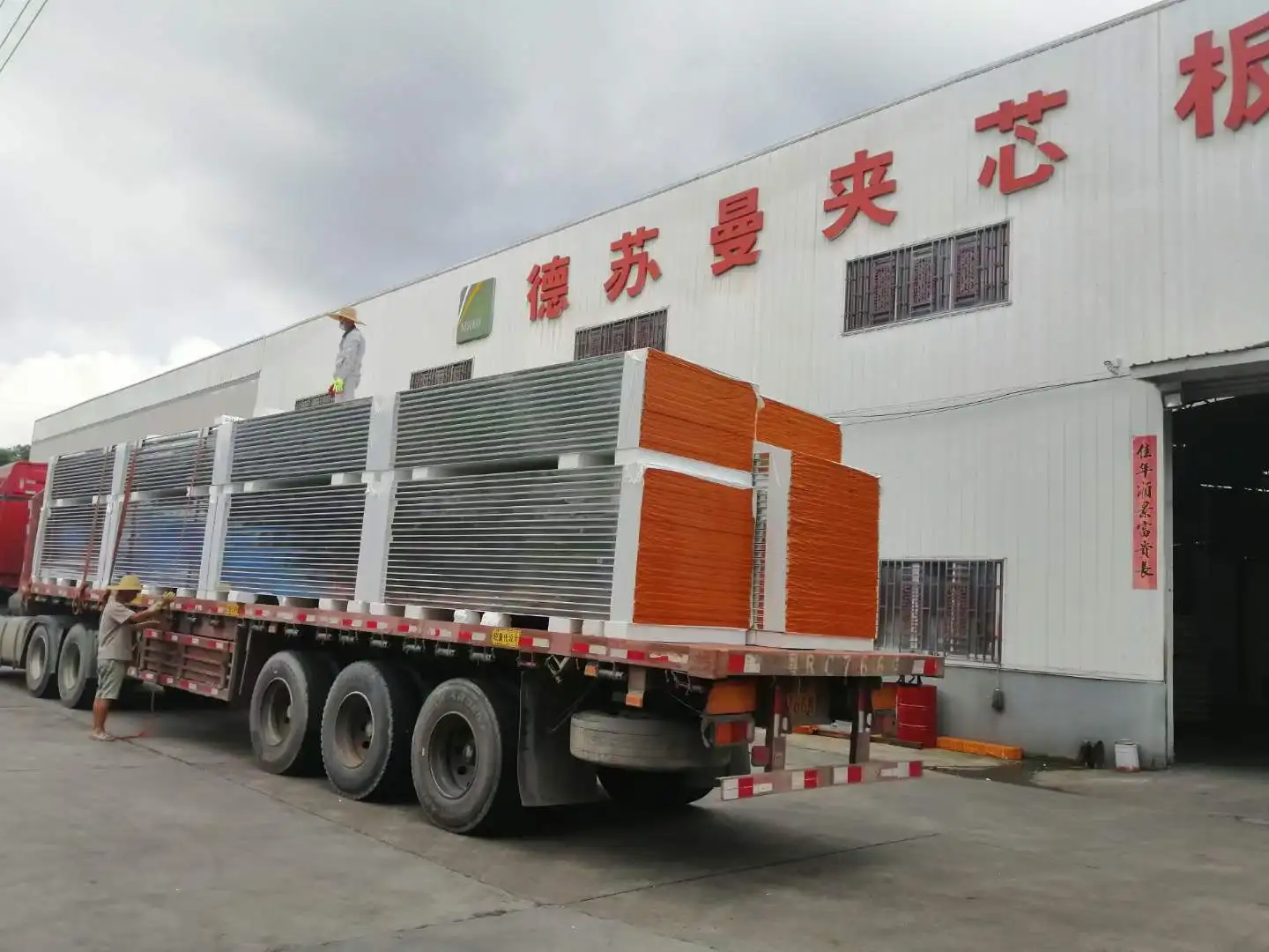 Color Steel MGO Foam Sandwich Panel For Partition Wall Panel Fireproof MGO Sandwich Panel